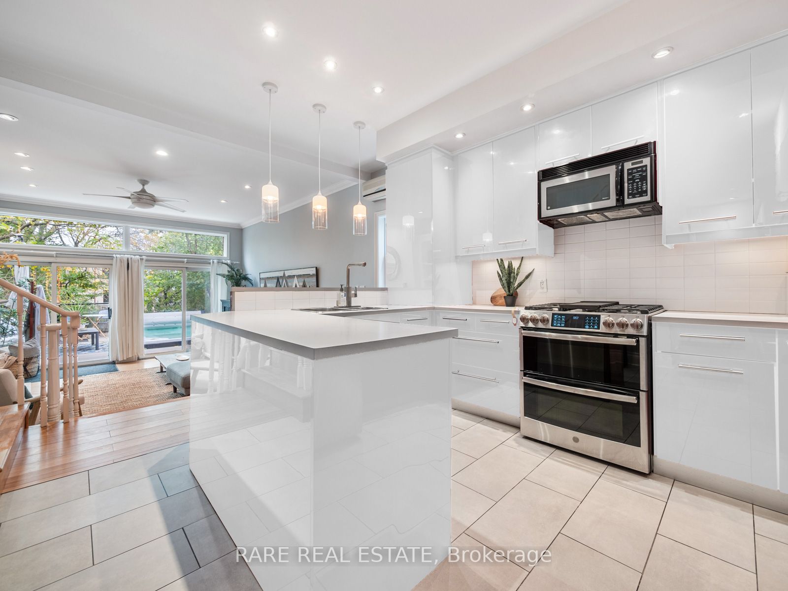 43 Hastings Ave