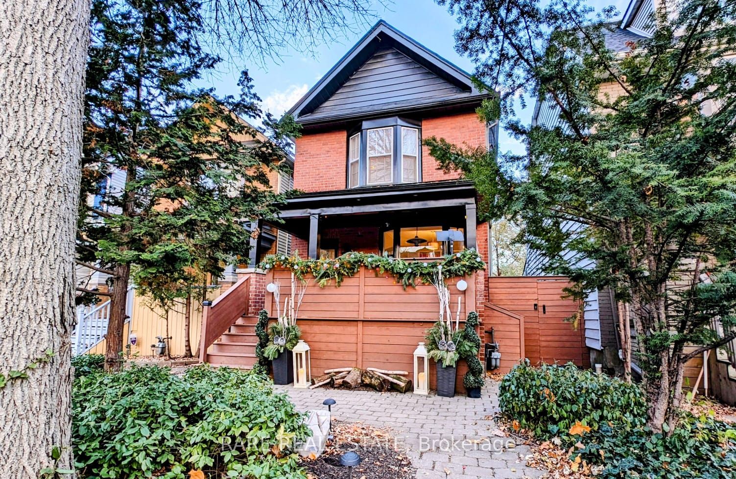 43 Hastings Ave