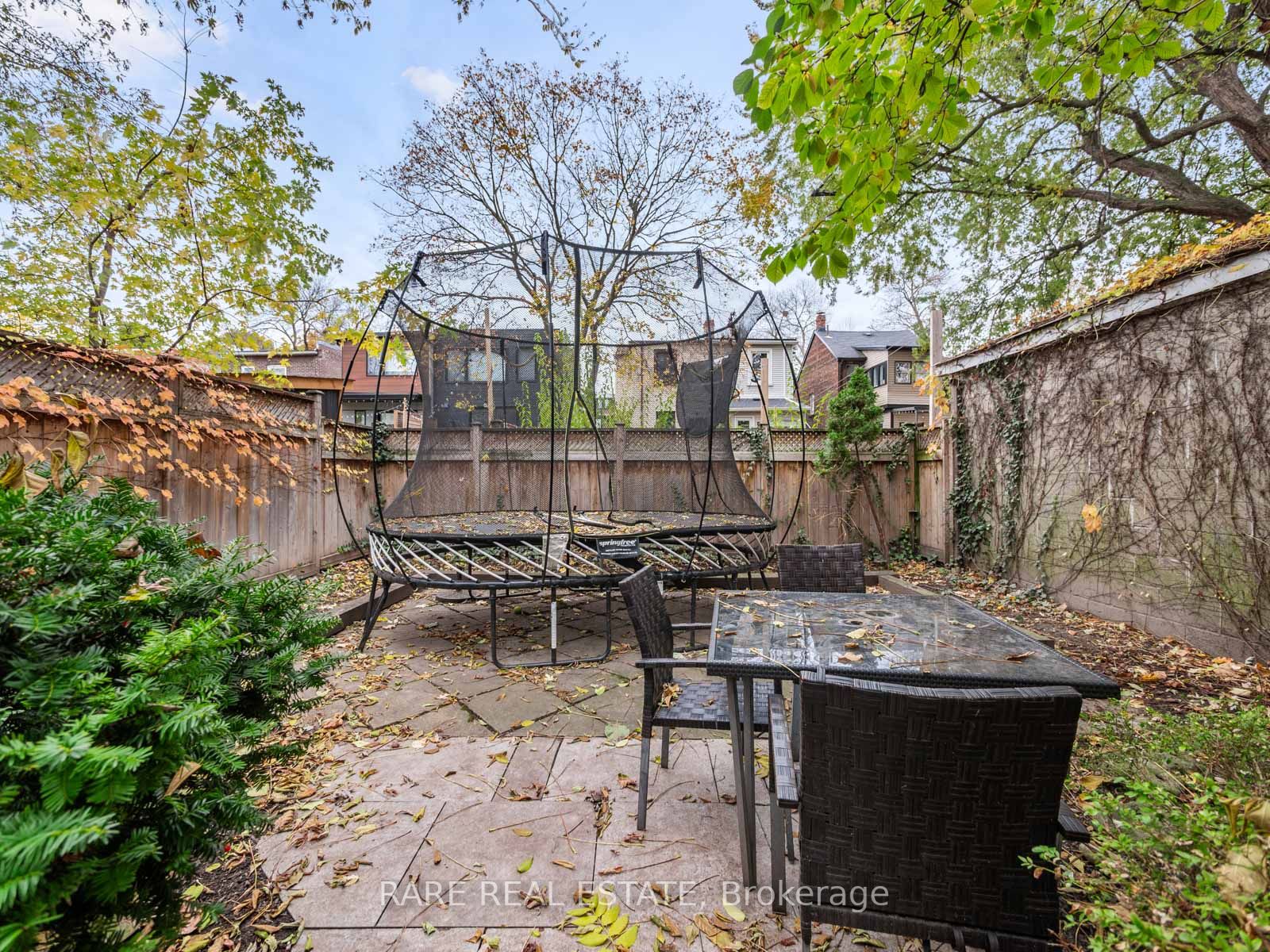 43 Hastings Ave