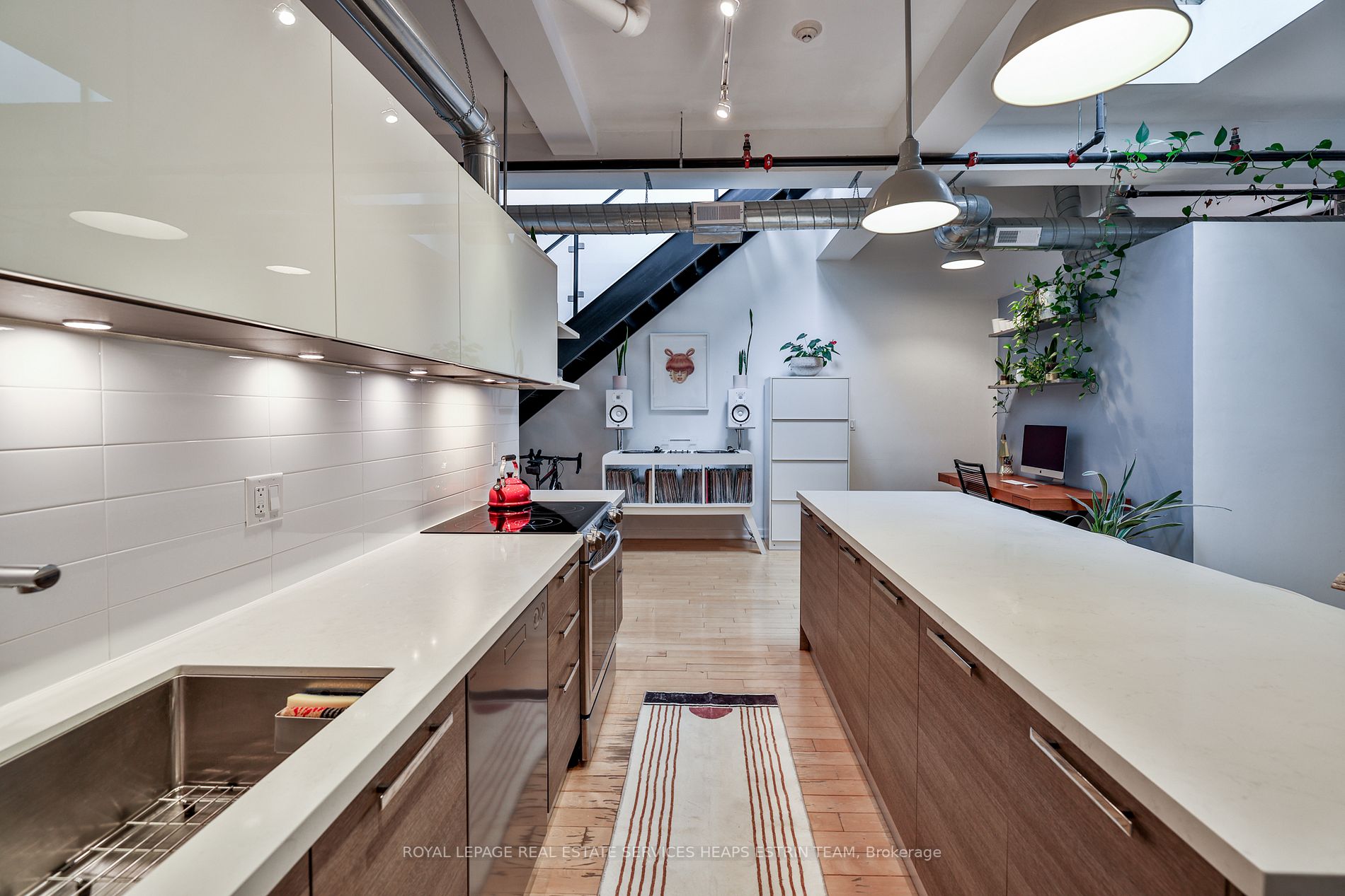 1173 Dundas St E, #237