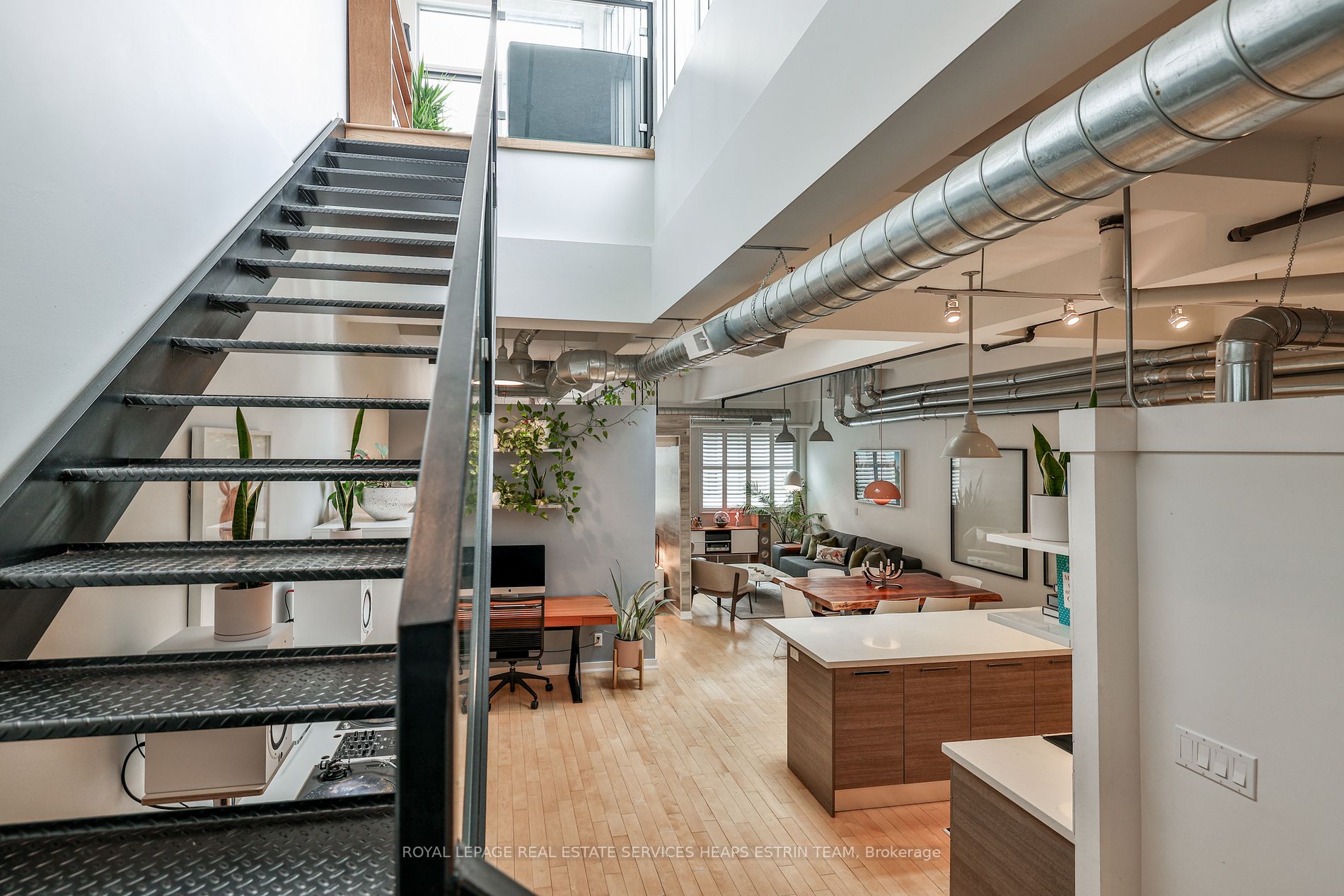 1173 Dundas St E, #237