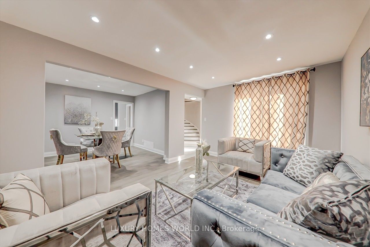 59 Lansbury Dr