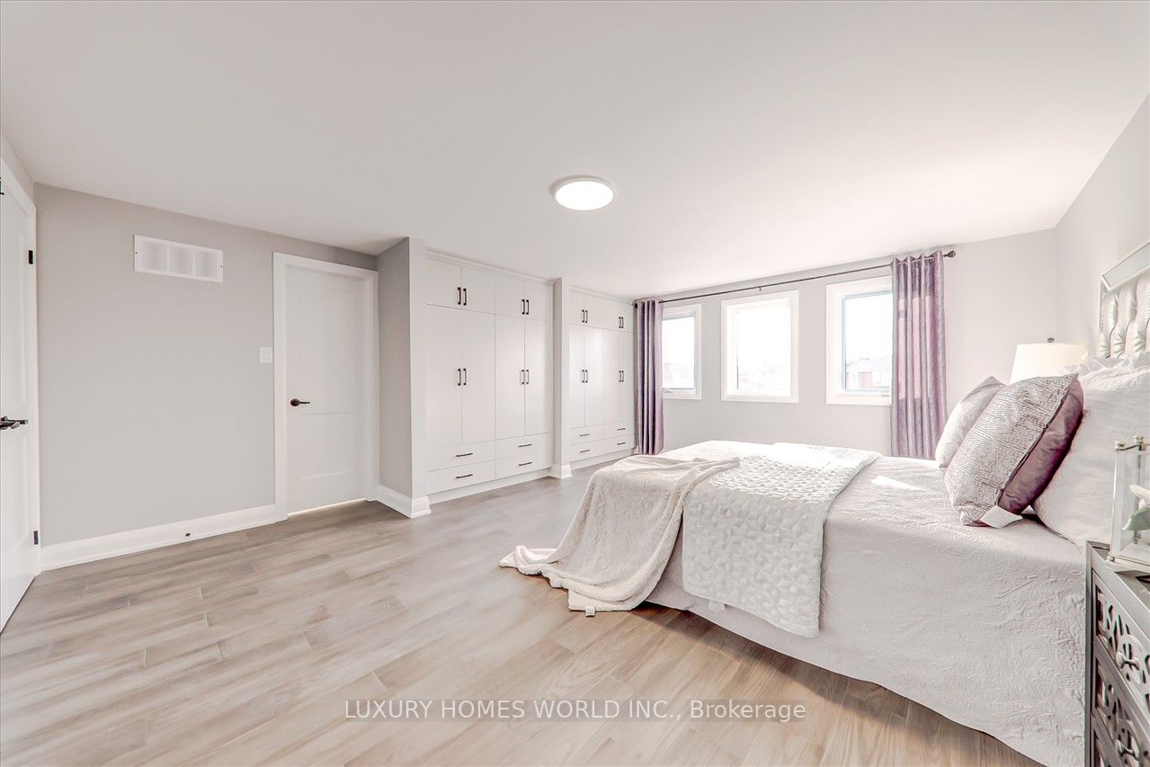 59 Lansbury Dr