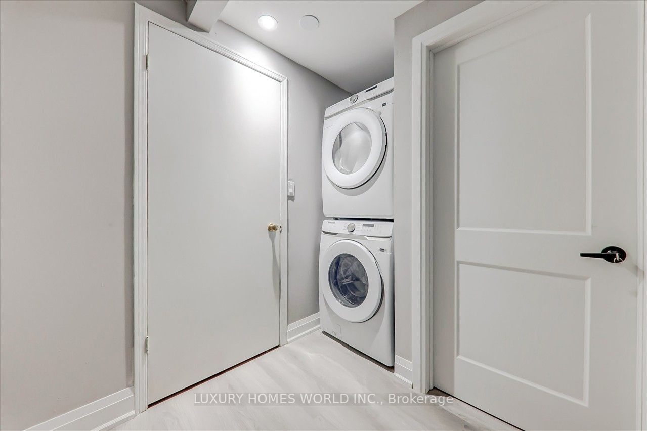 59 Lansbury Dr