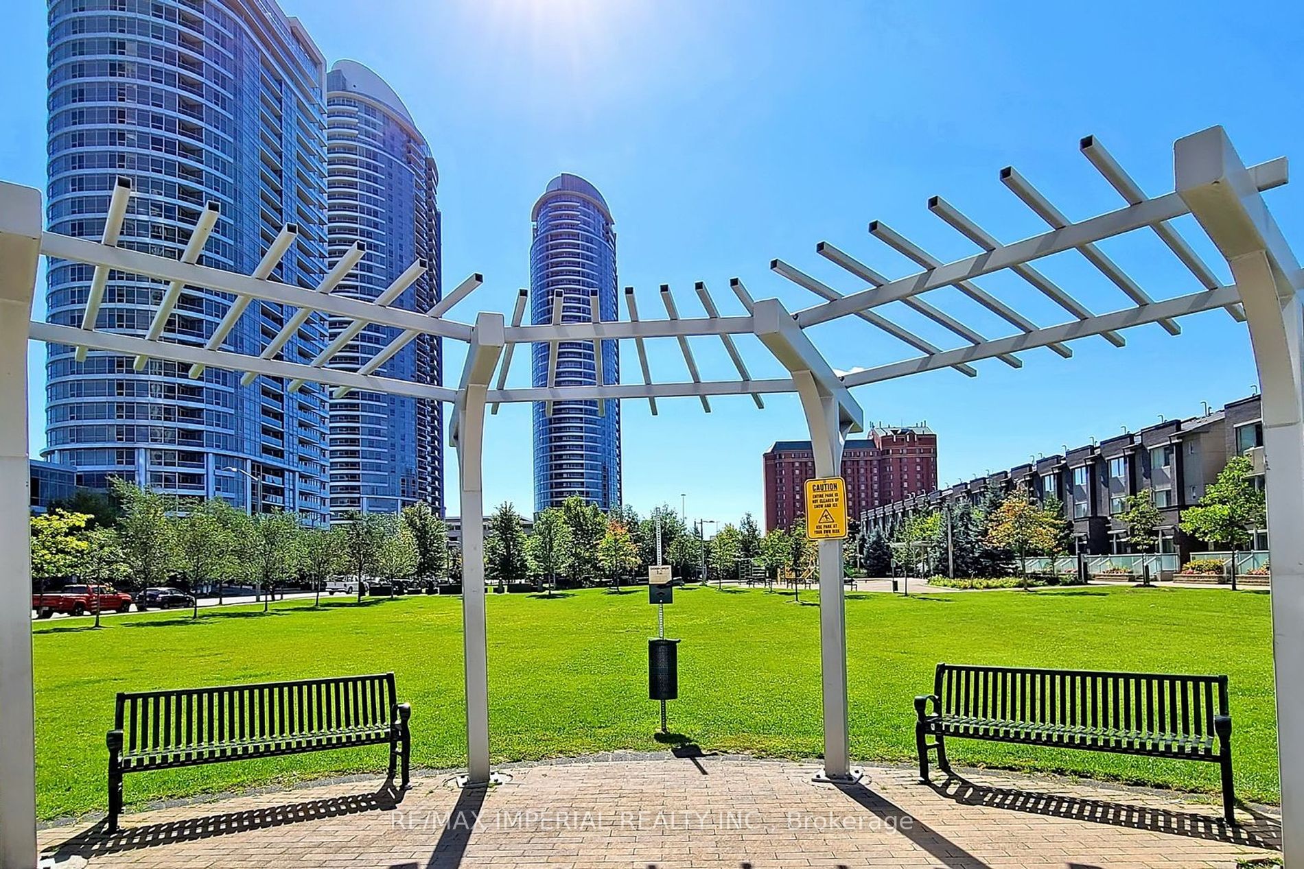 275 Village Green Sq, #2916