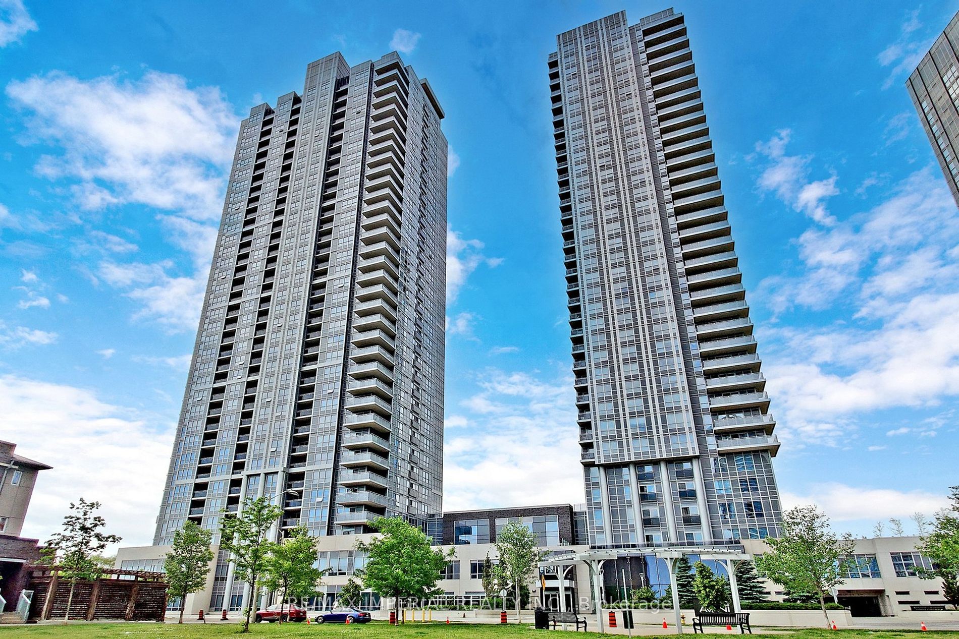 275 Village Green Sq, #2916