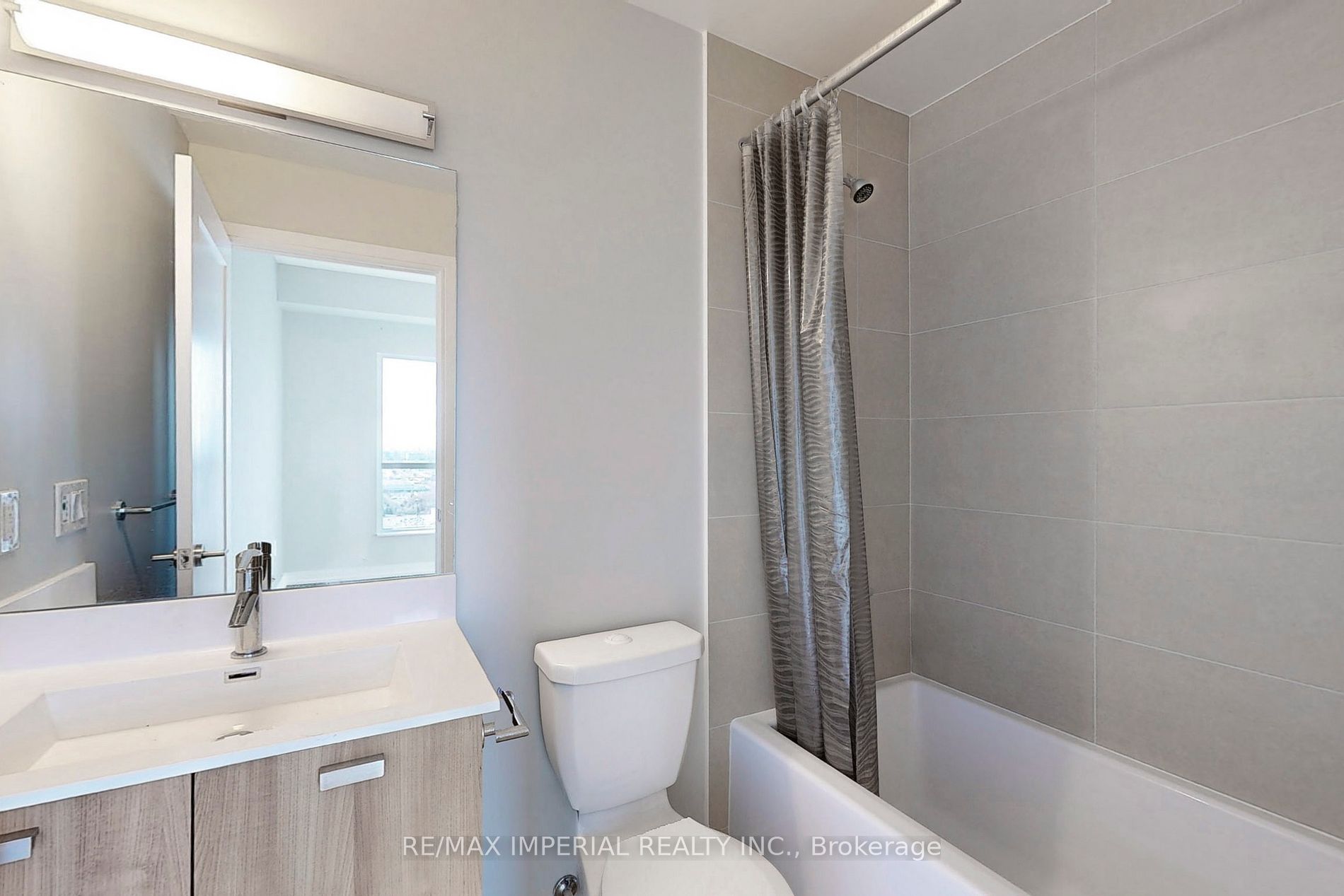 275 Village Green Sq, #2916