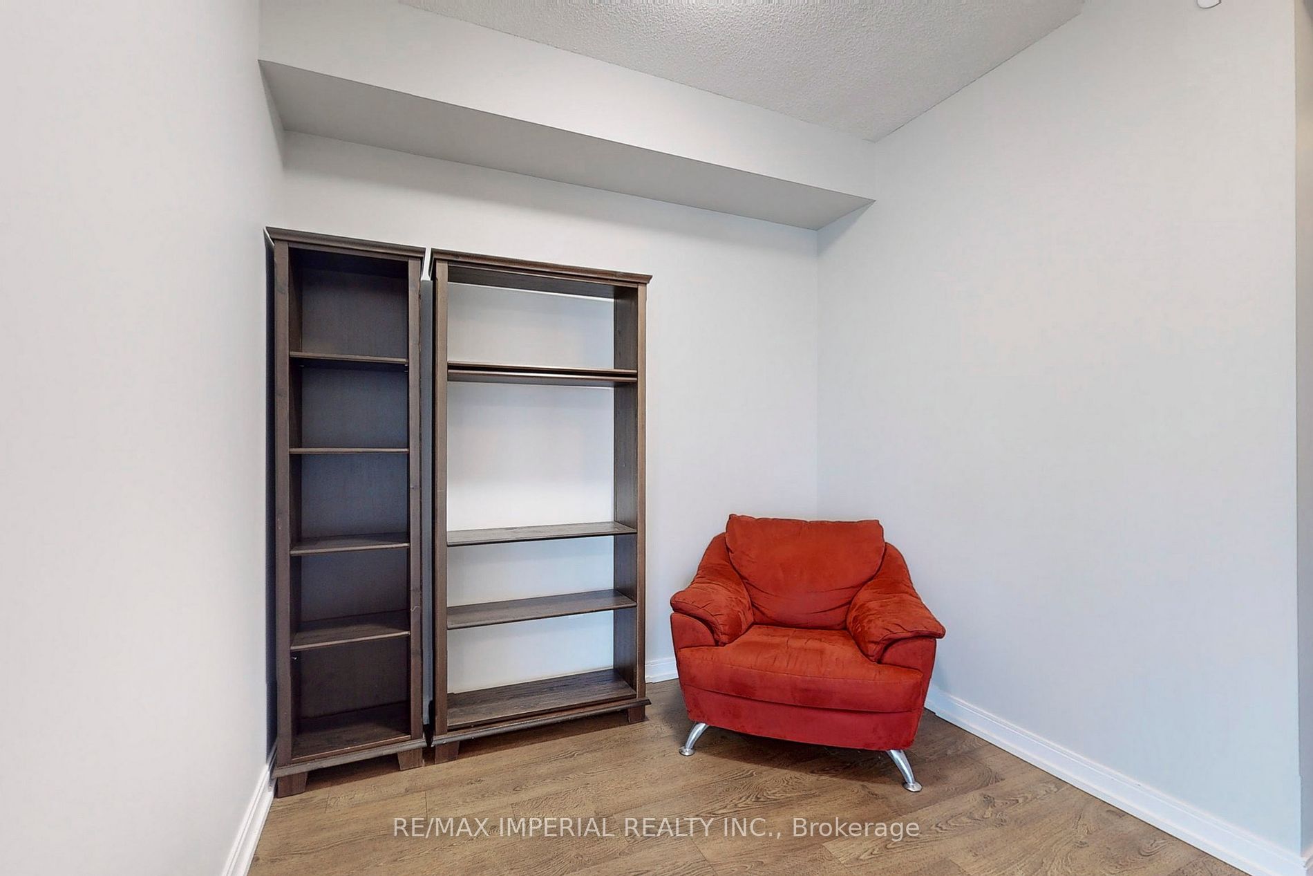 275 Village Green Sq, #2916