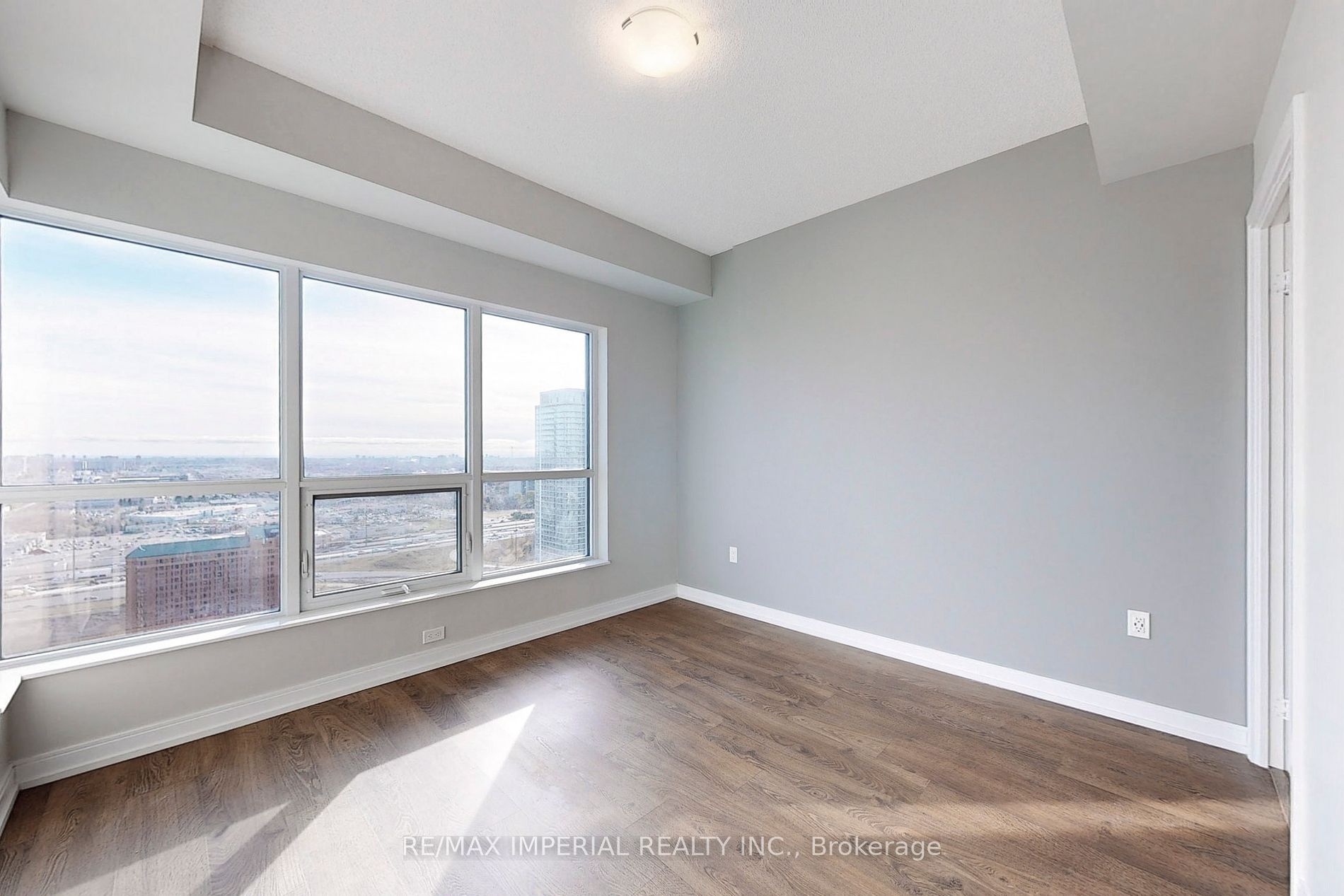 275 Village Green Sq, #2916