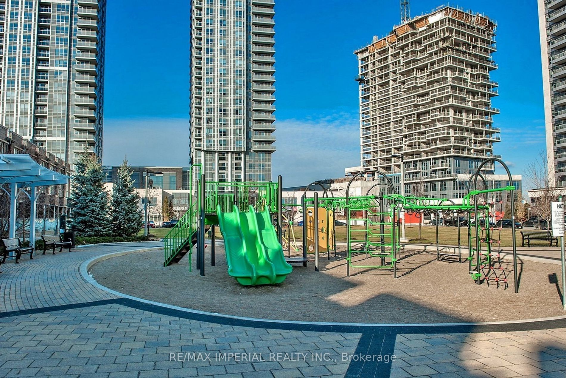 275 Village Green Sq, #2916