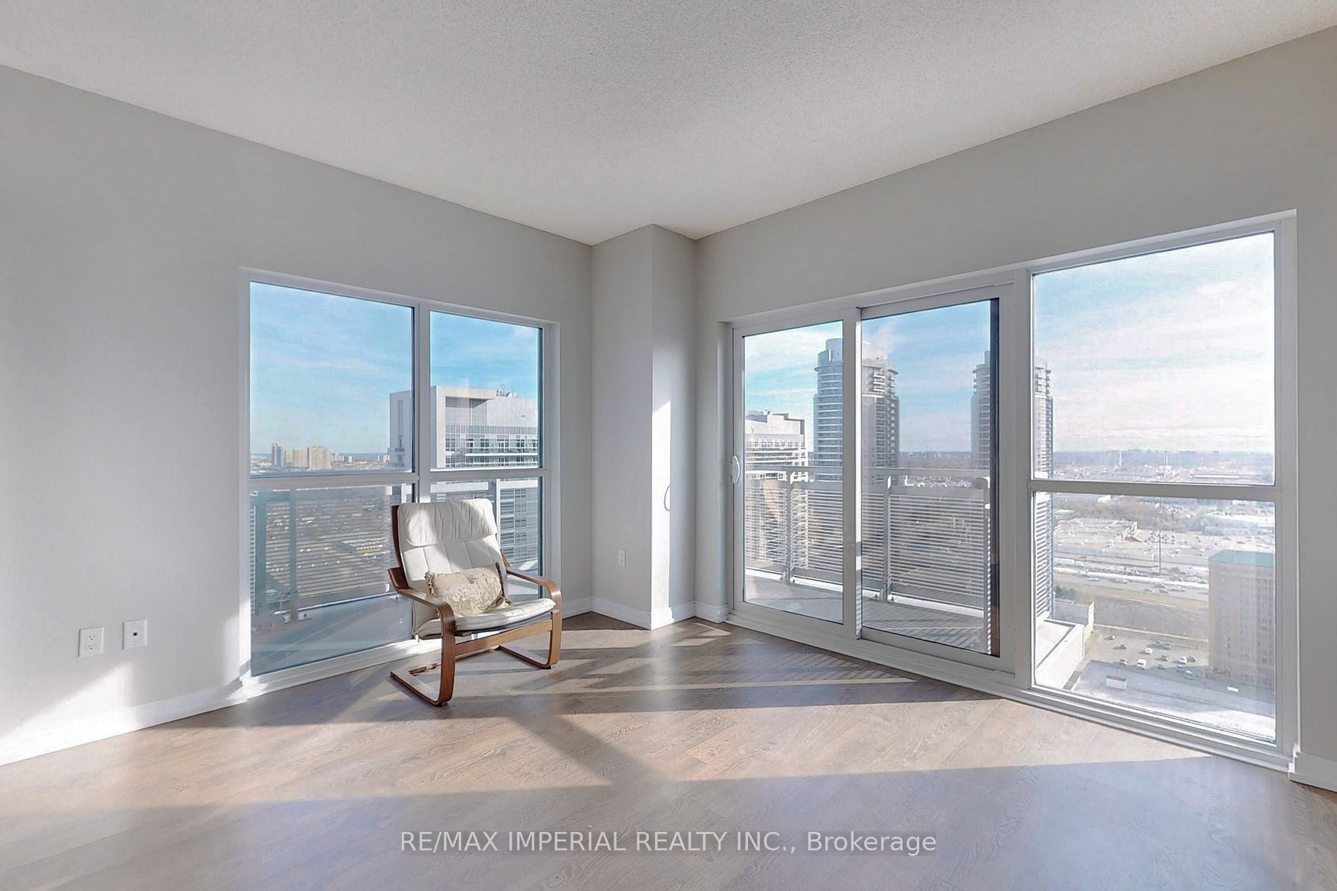 275 Village Green Sq, #2916