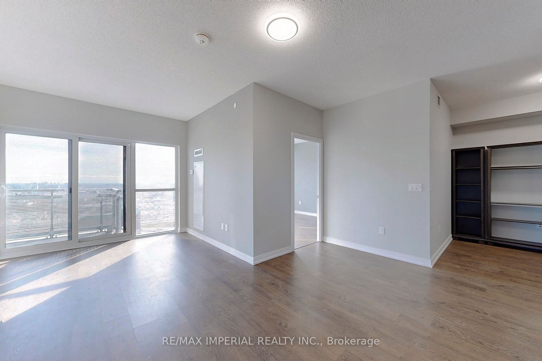275 Village Green Sq, #2916