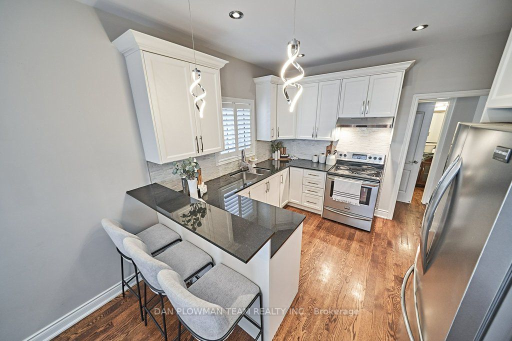 52 Wessex Dr