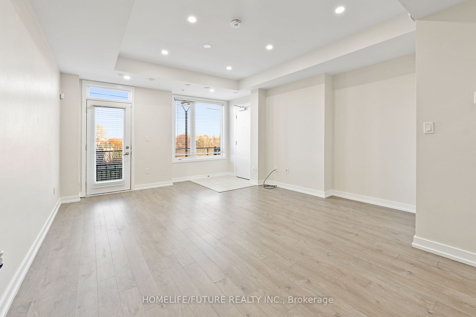 1555 Kingston Rd, #404