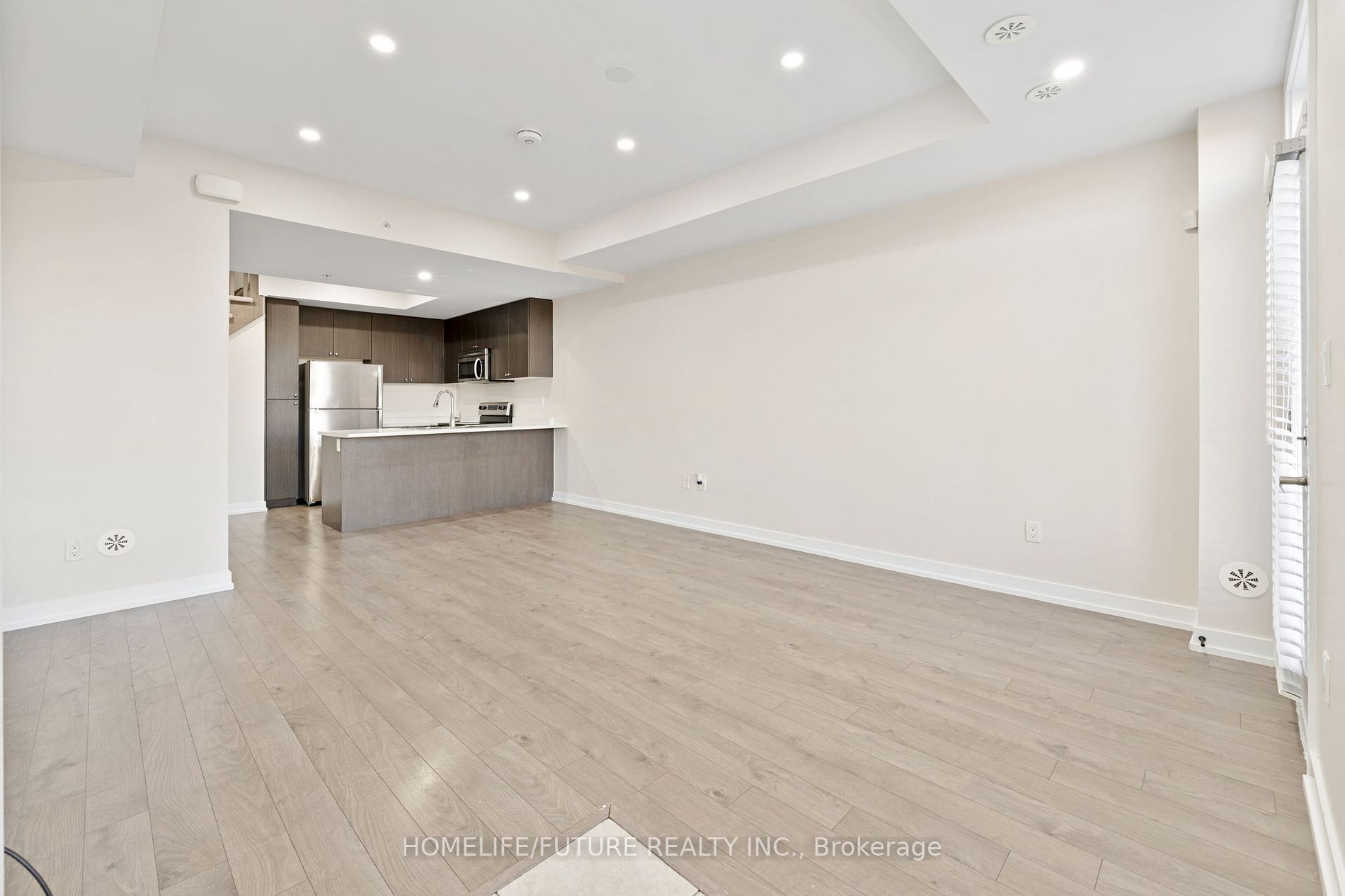 1555 Kingston Rd, #404