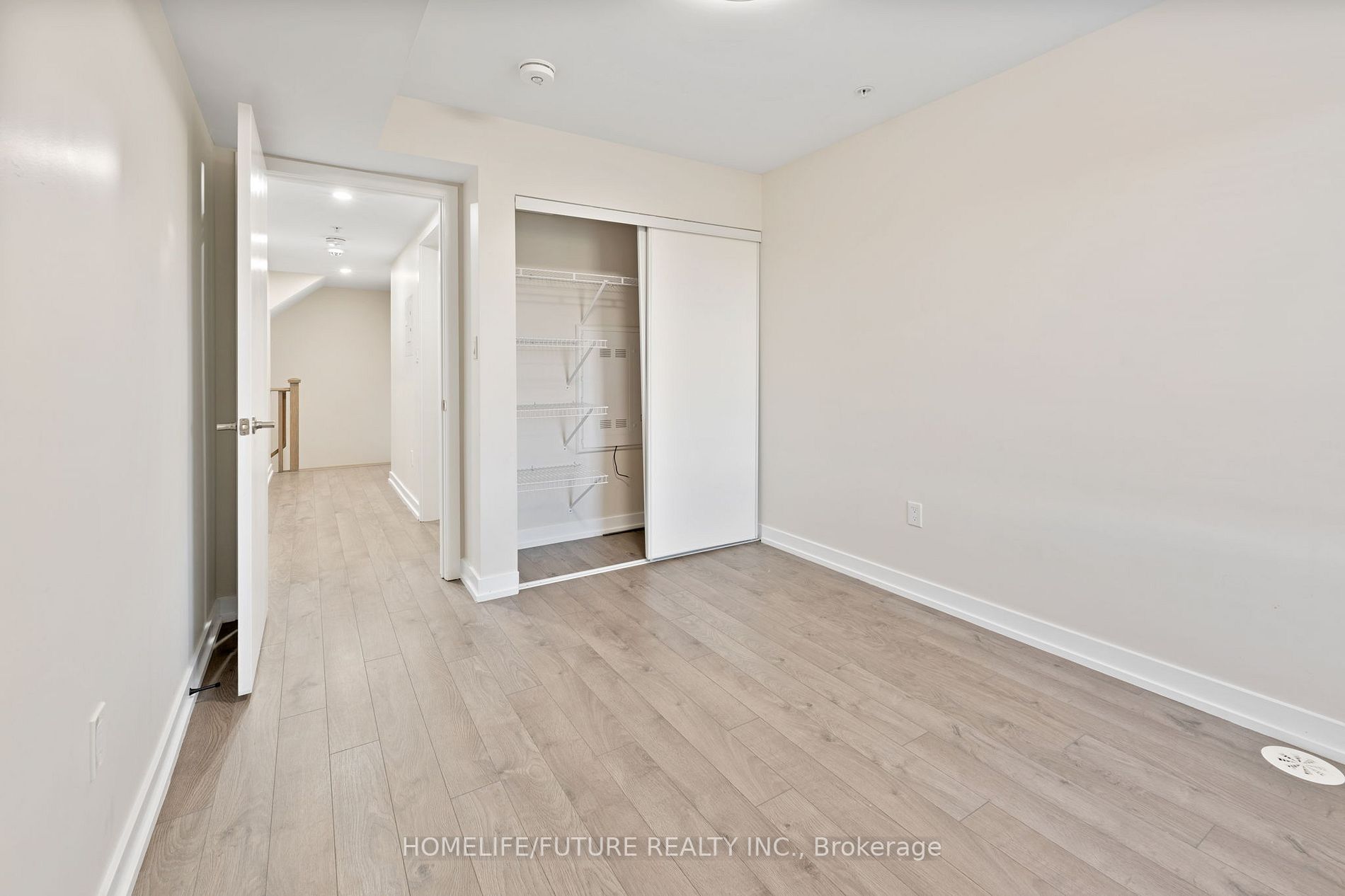 1555 Kingston Rd, #404