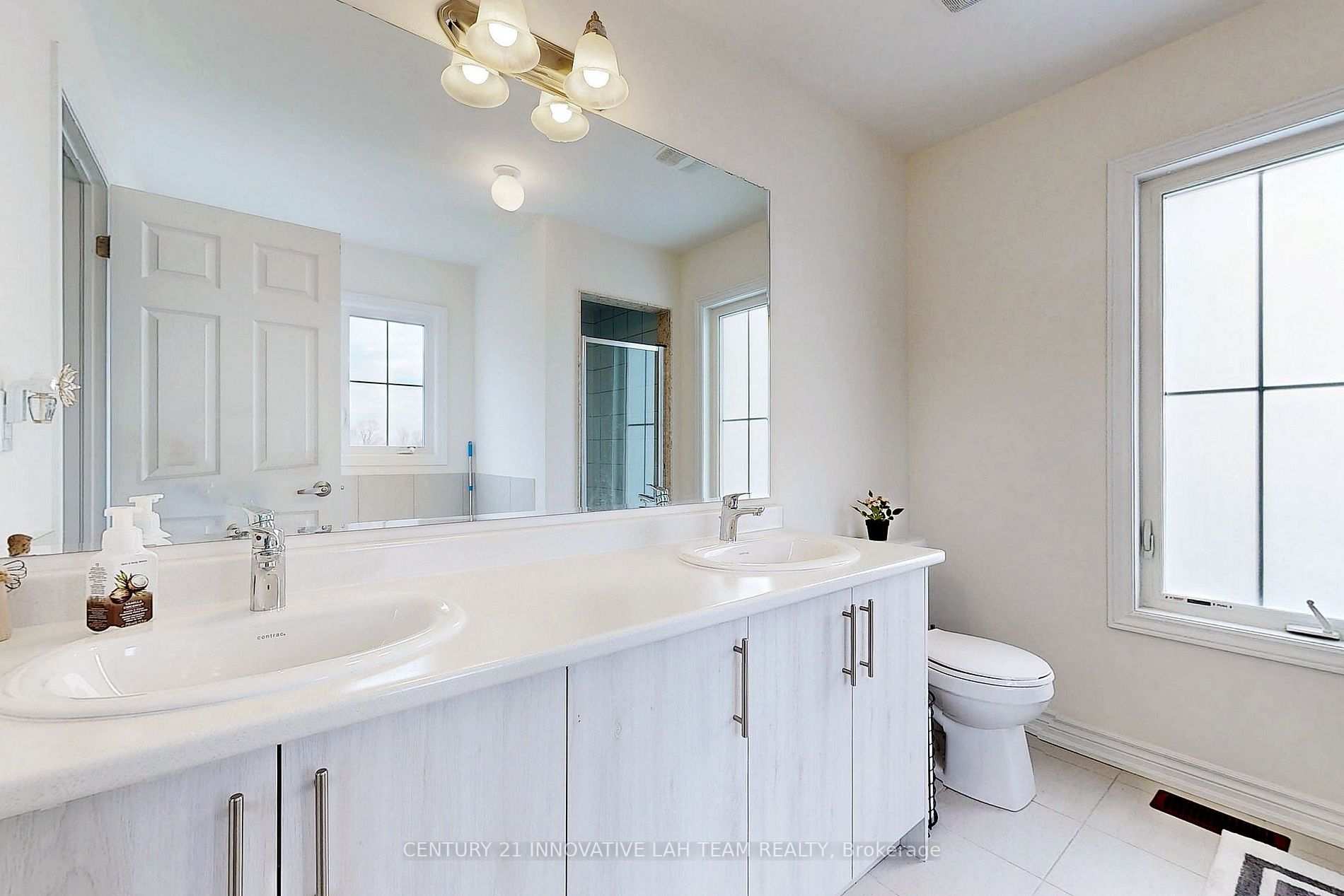 216 Fleetwood Dr