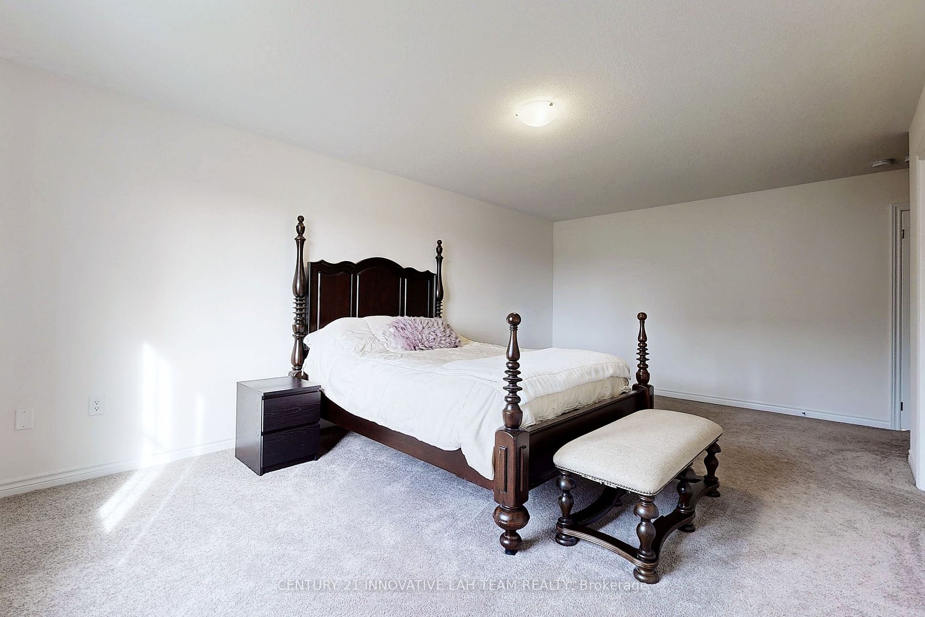 216 Fleetwood Dr