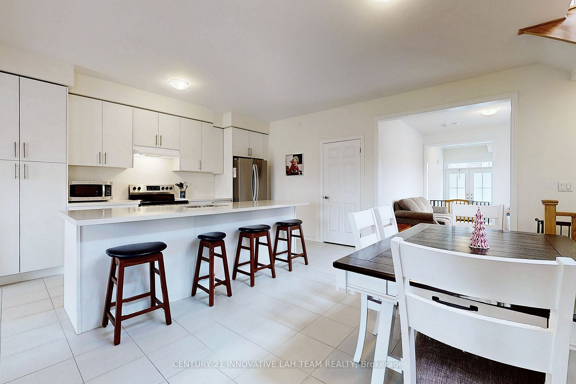 216 Fleetwood Dr