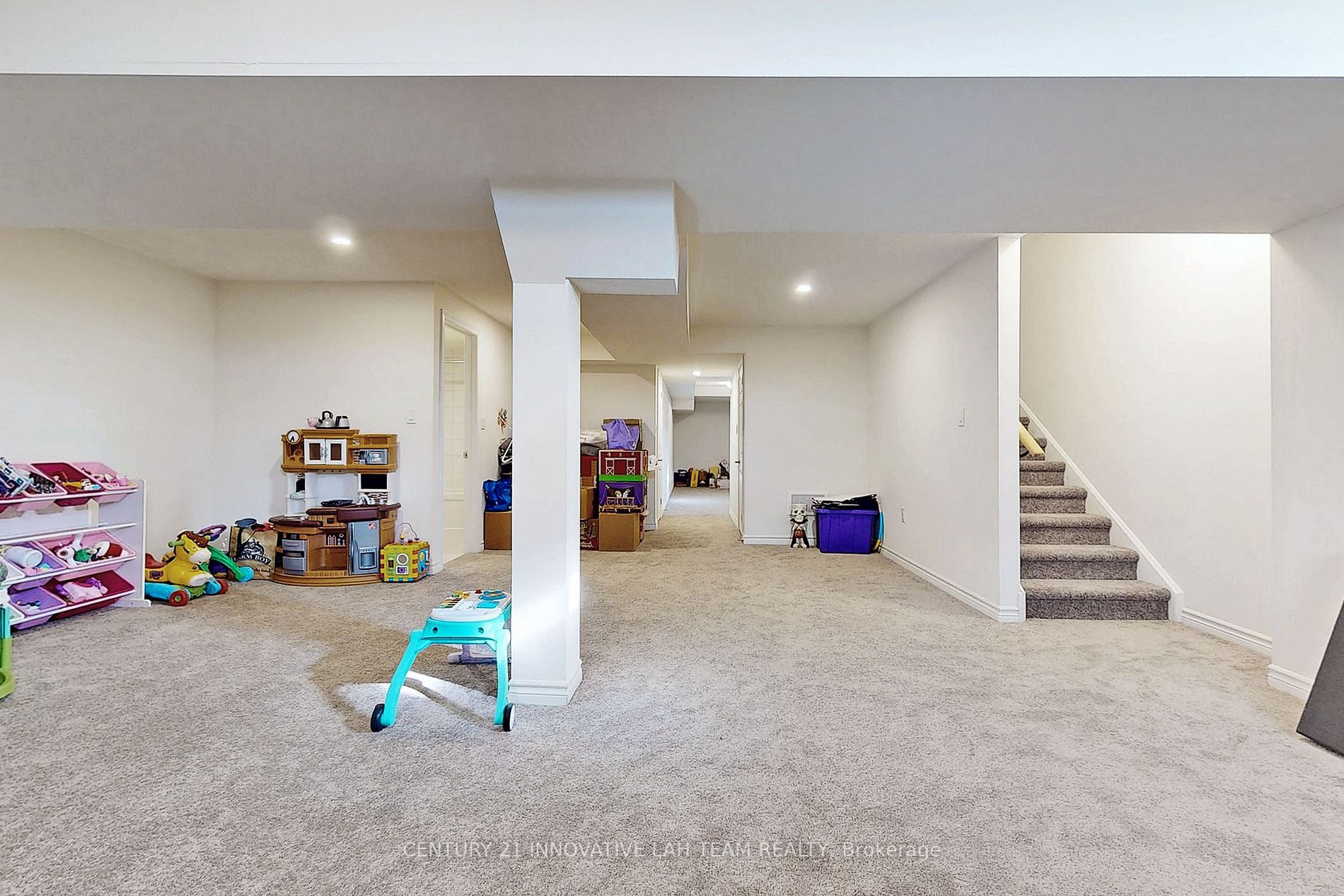216 Fleetwood Dr