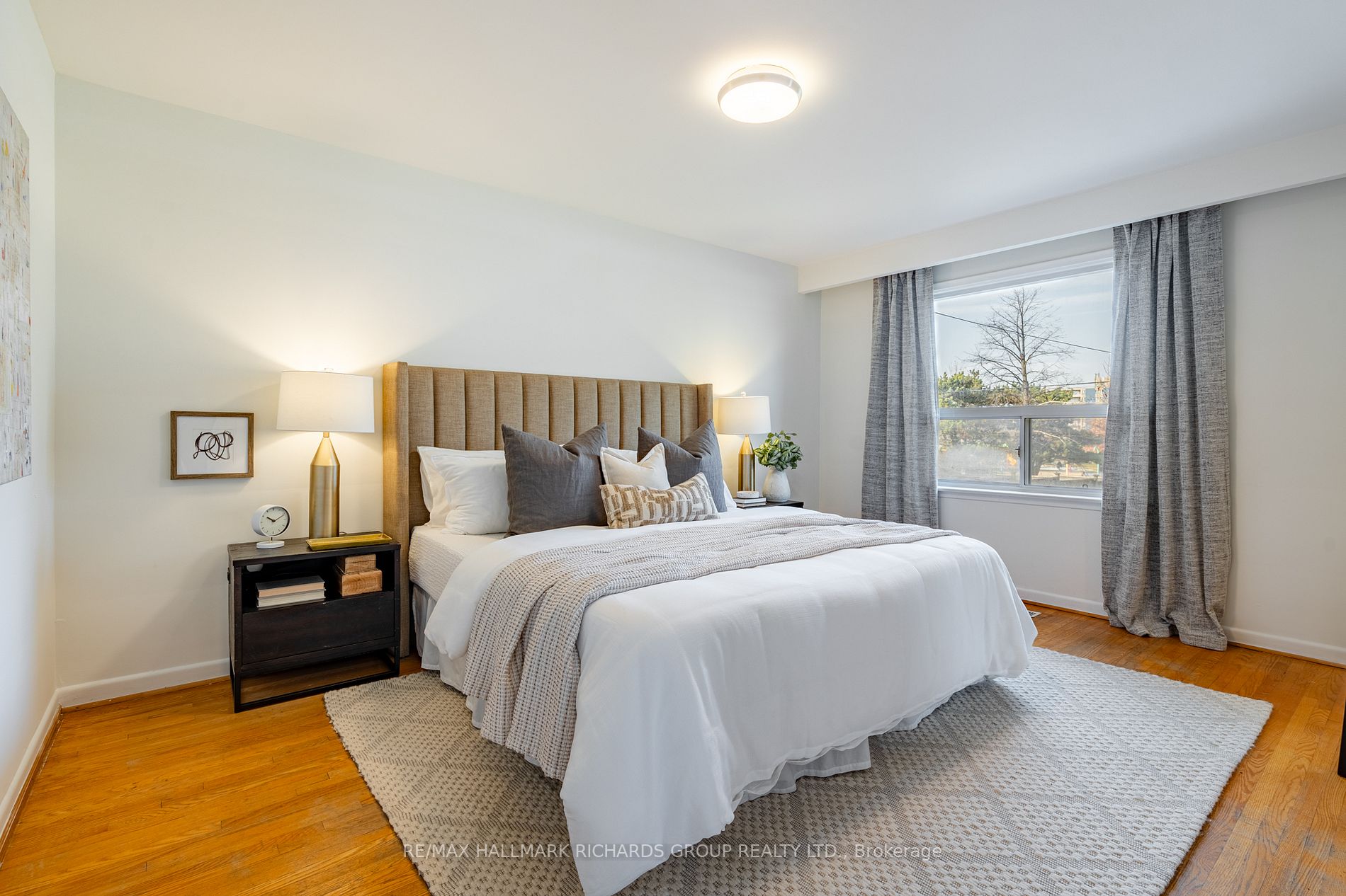 46 Zenith Dr