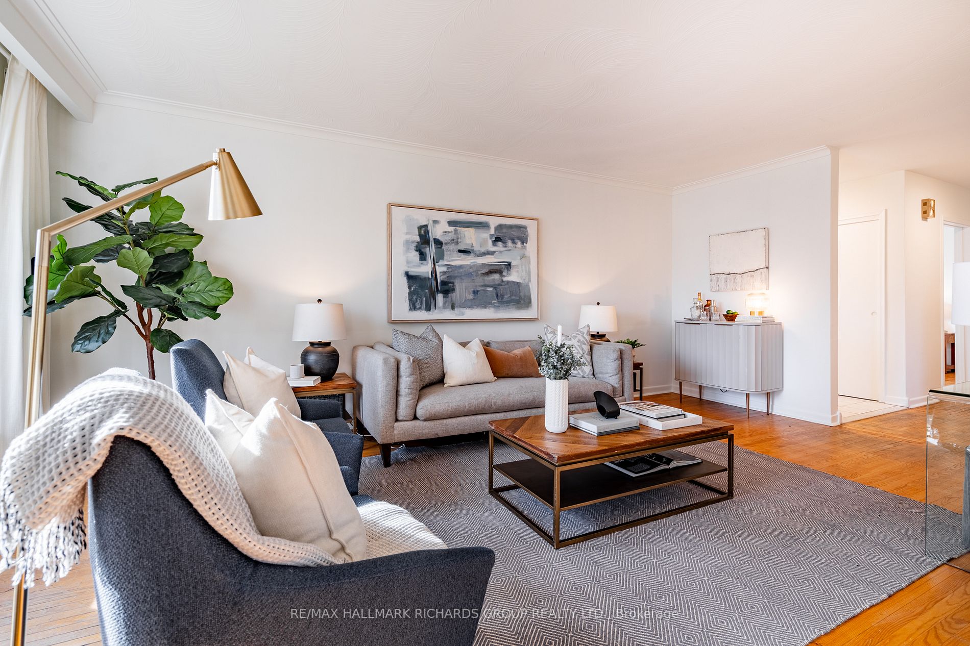 46 Zenith Dr