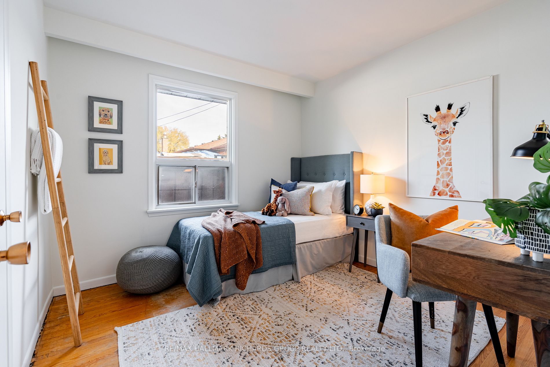 46 Zenith Dr