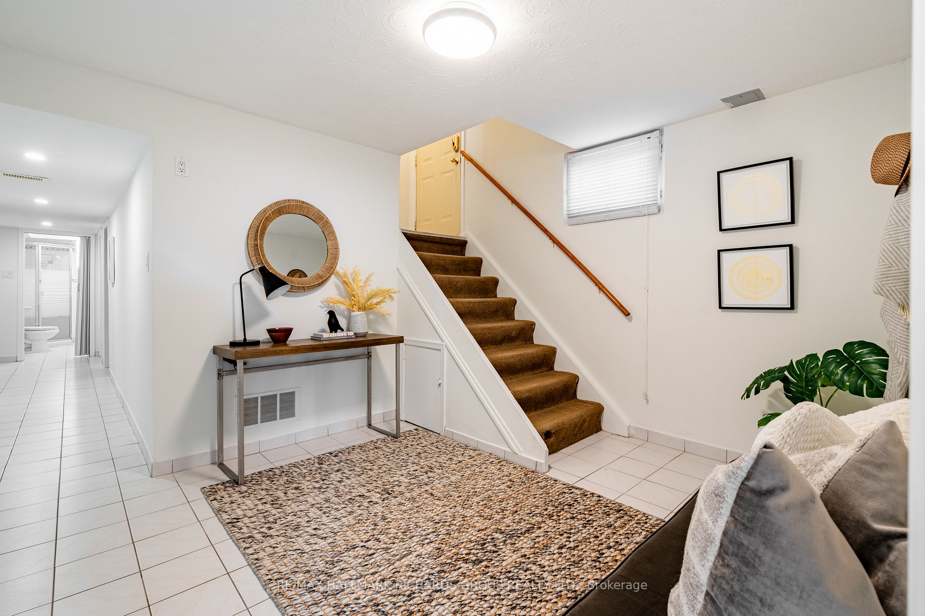 46 Zenith Dr