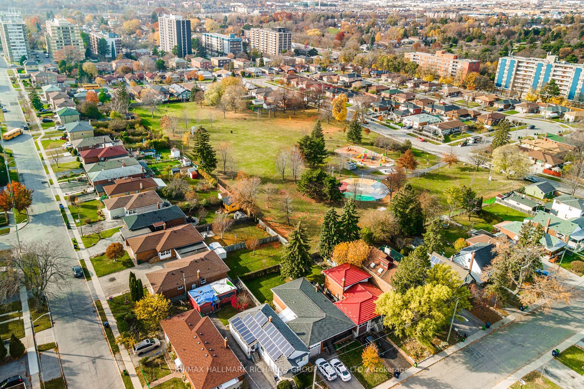 46 Zenith Dr