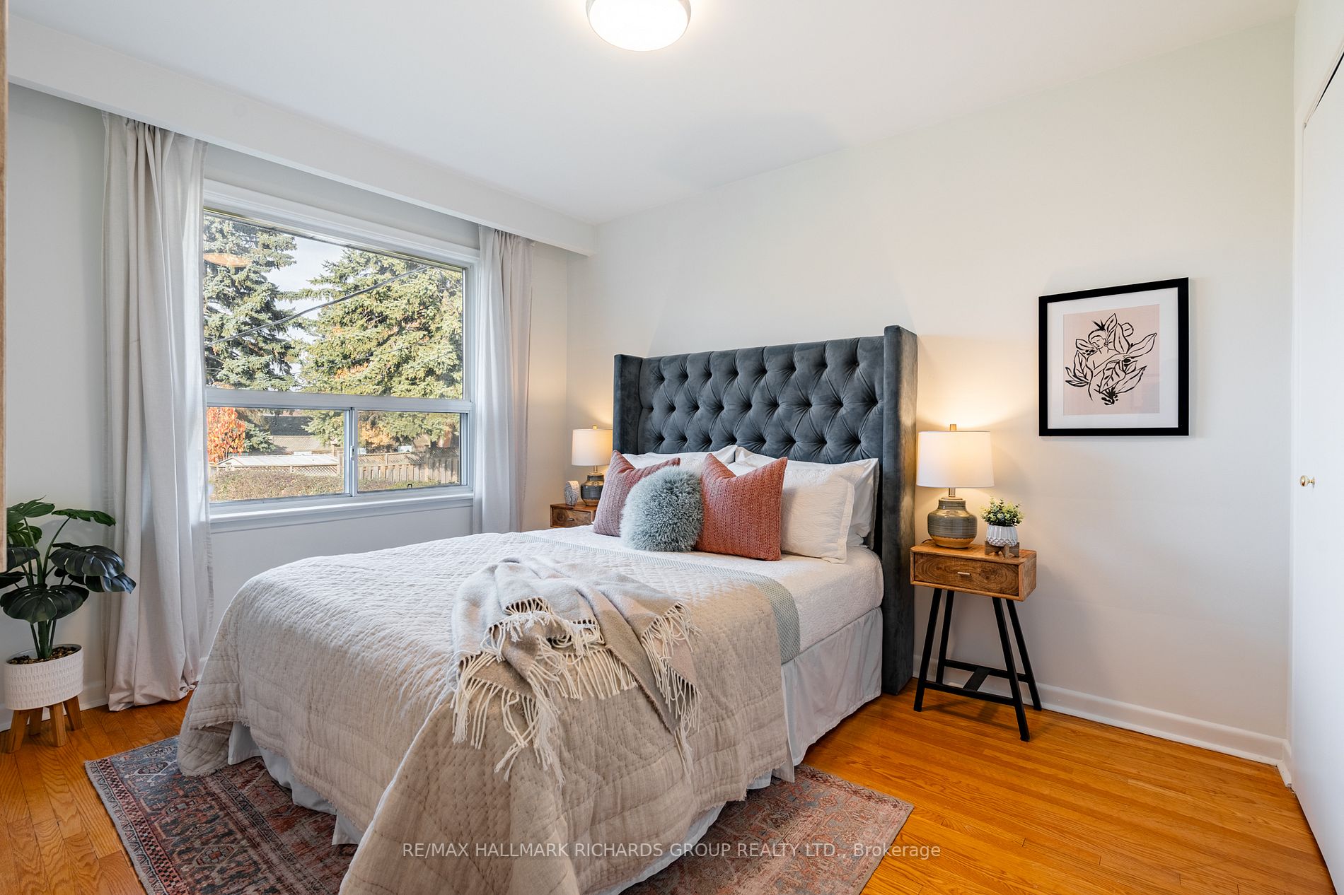 46 Zenith Dr