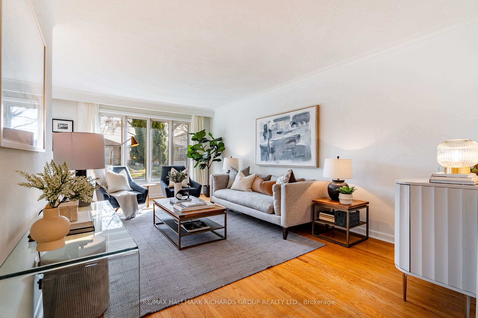 46 Zenith Dr