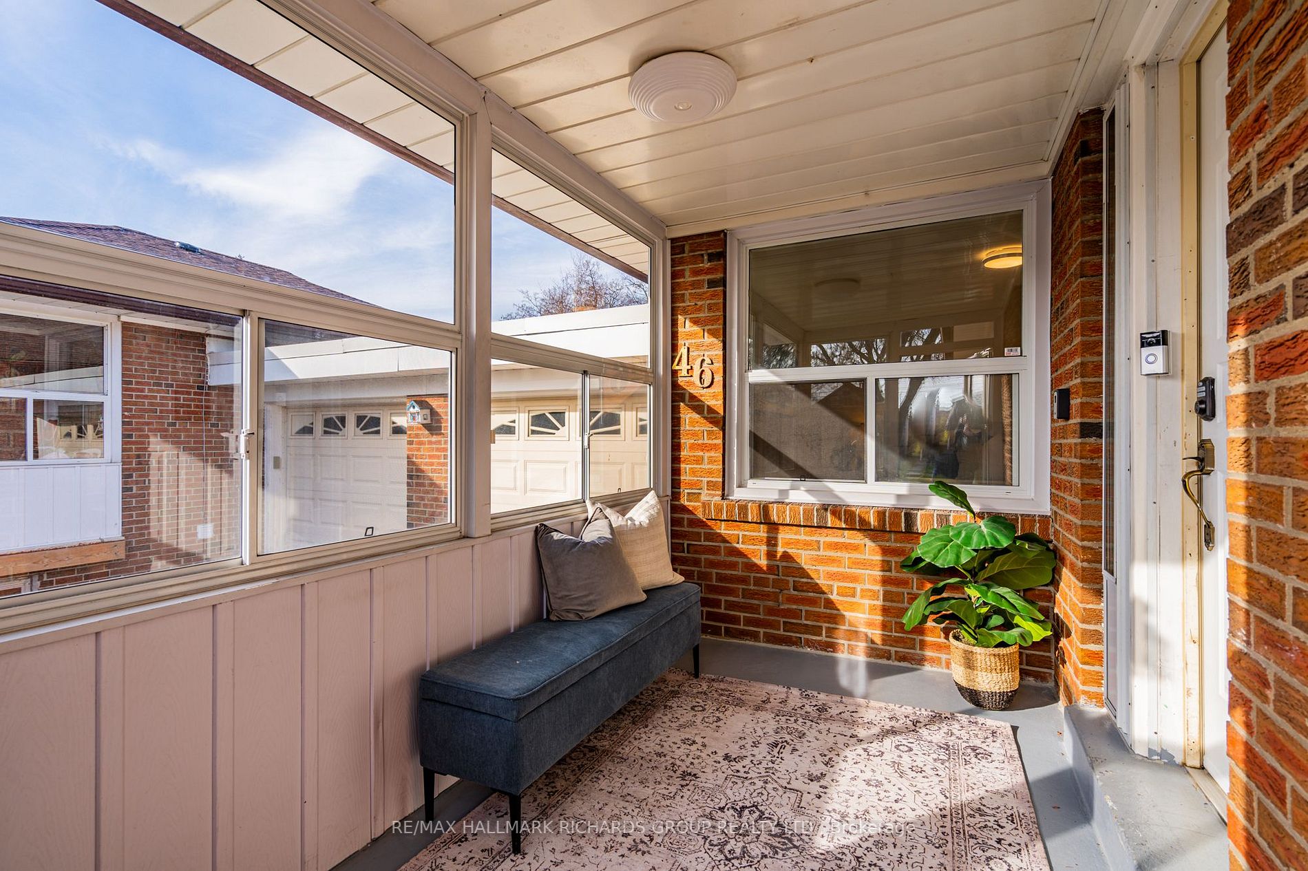 46 Zenith Dr