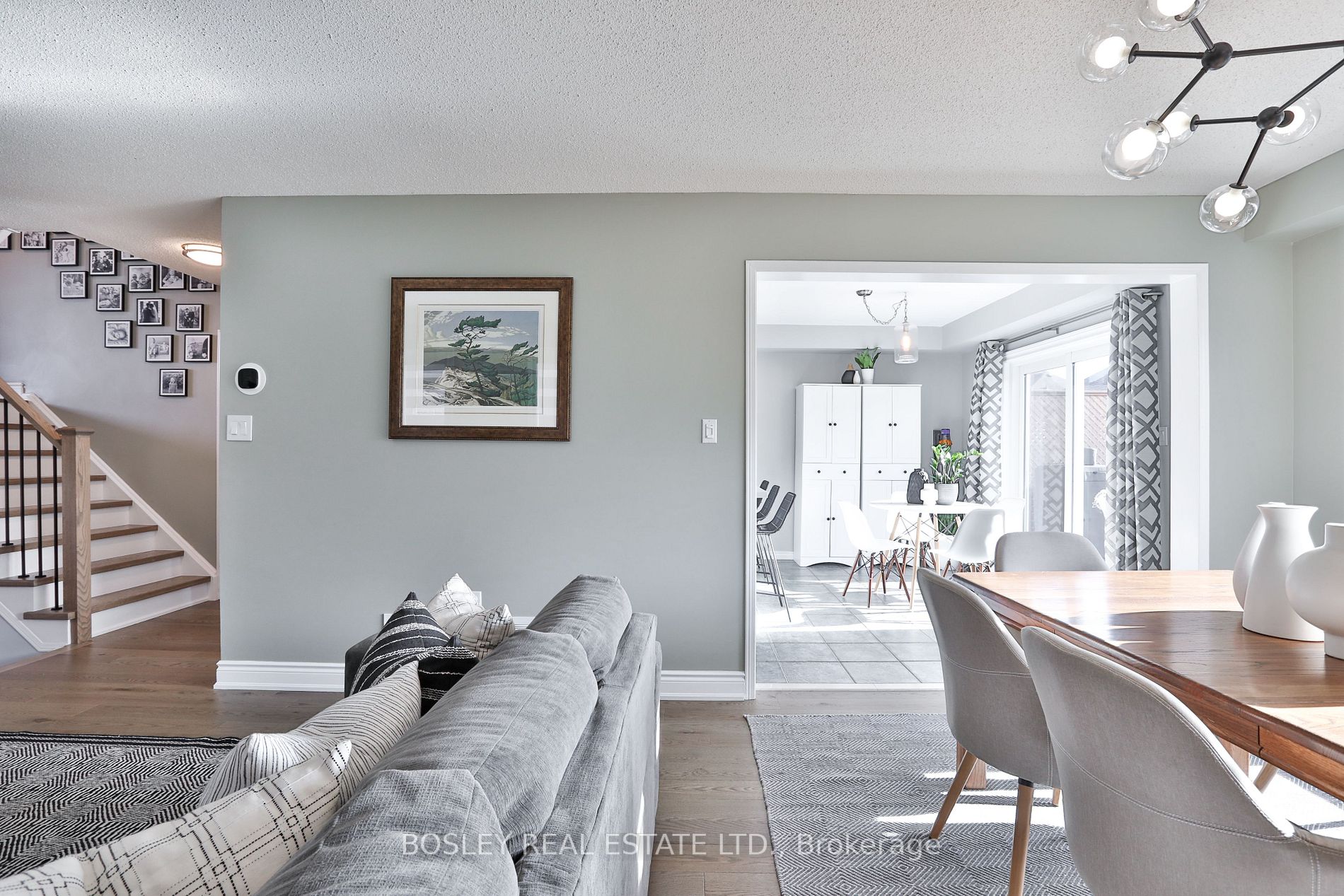 38 Bowles Dr