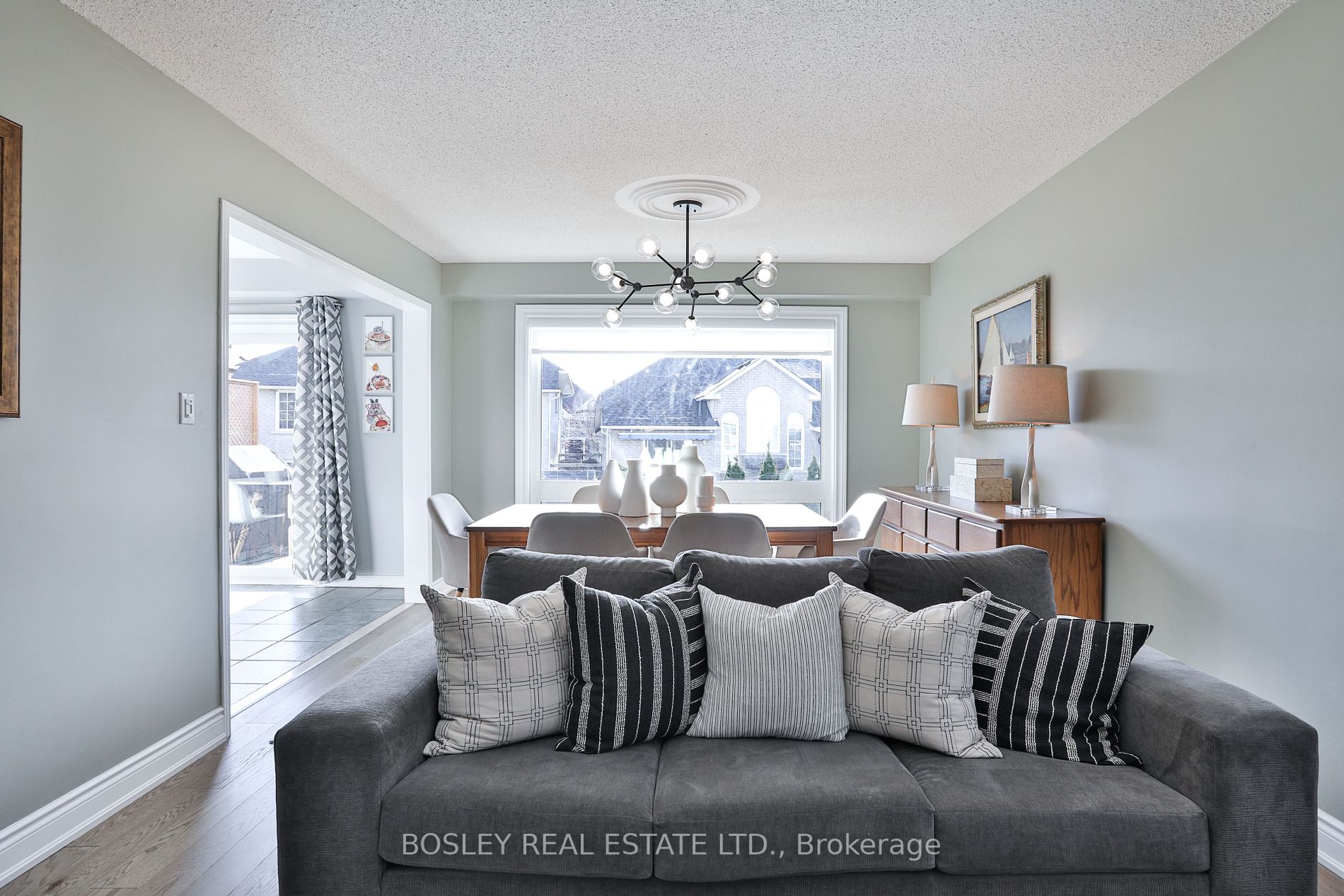 38 Bowles Dr