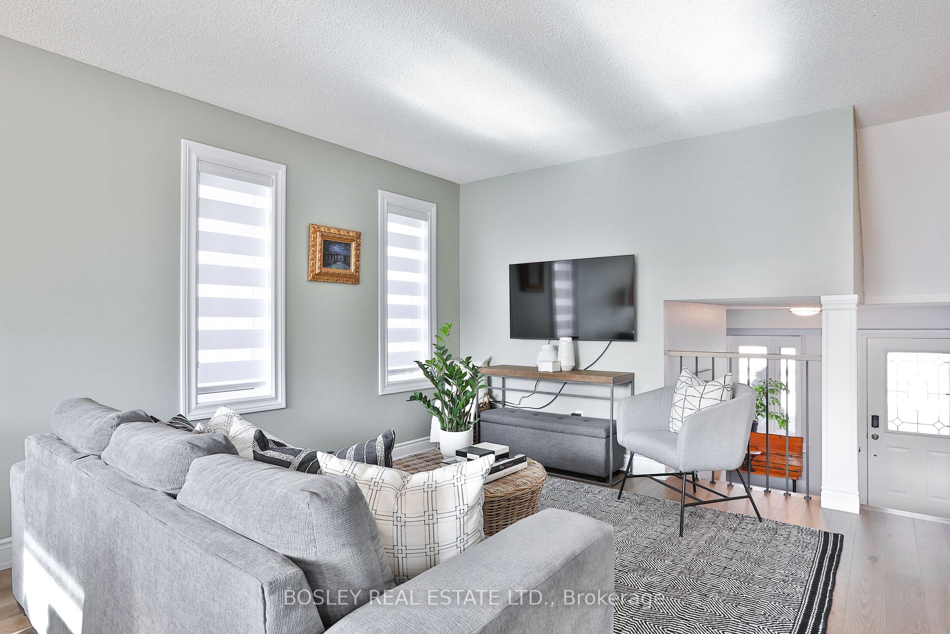 38 Bowles Dr