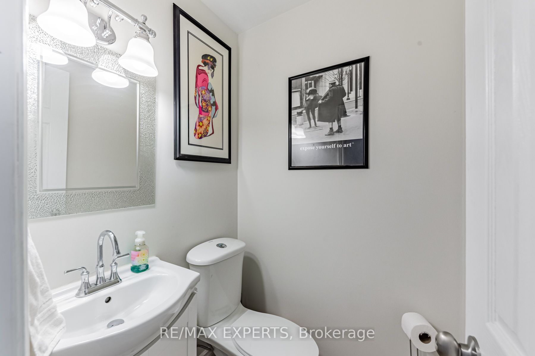 292 Vancouver Cres