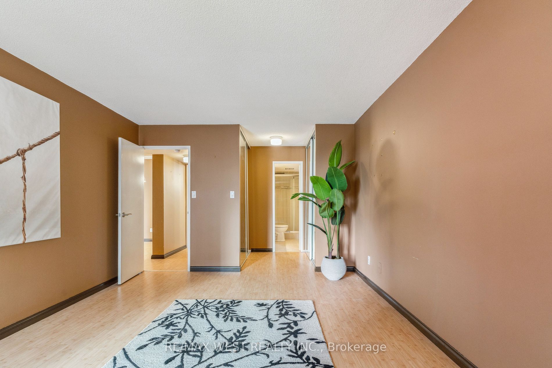 25 Bamburg Circ, #536