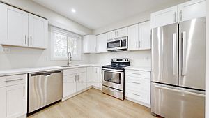 380 Vancouver Cres