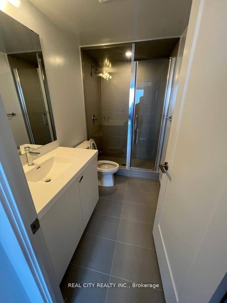 2550 Simcoe St N, #1004