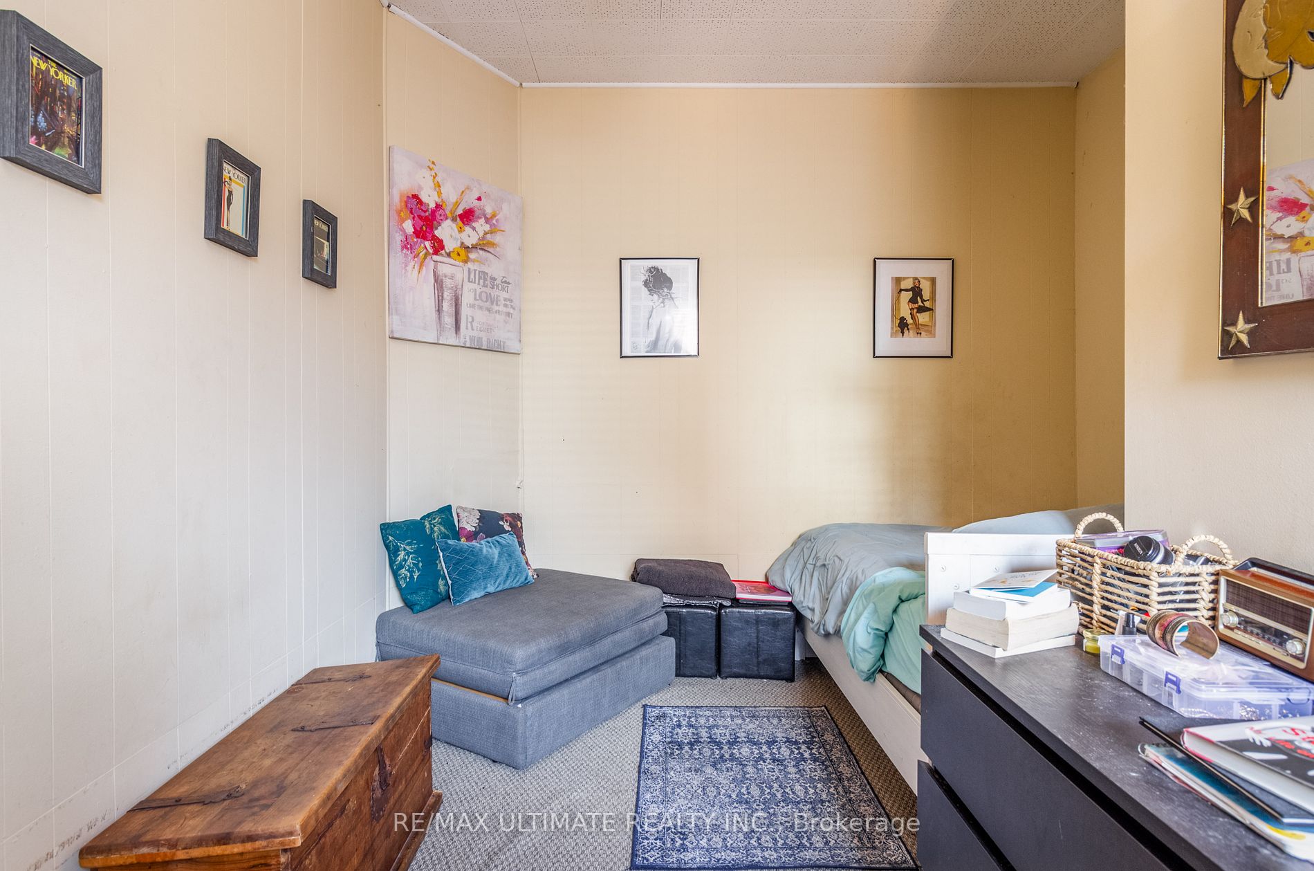 493 Carlaw Ave