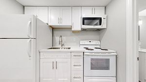 380 Vancouver Cres