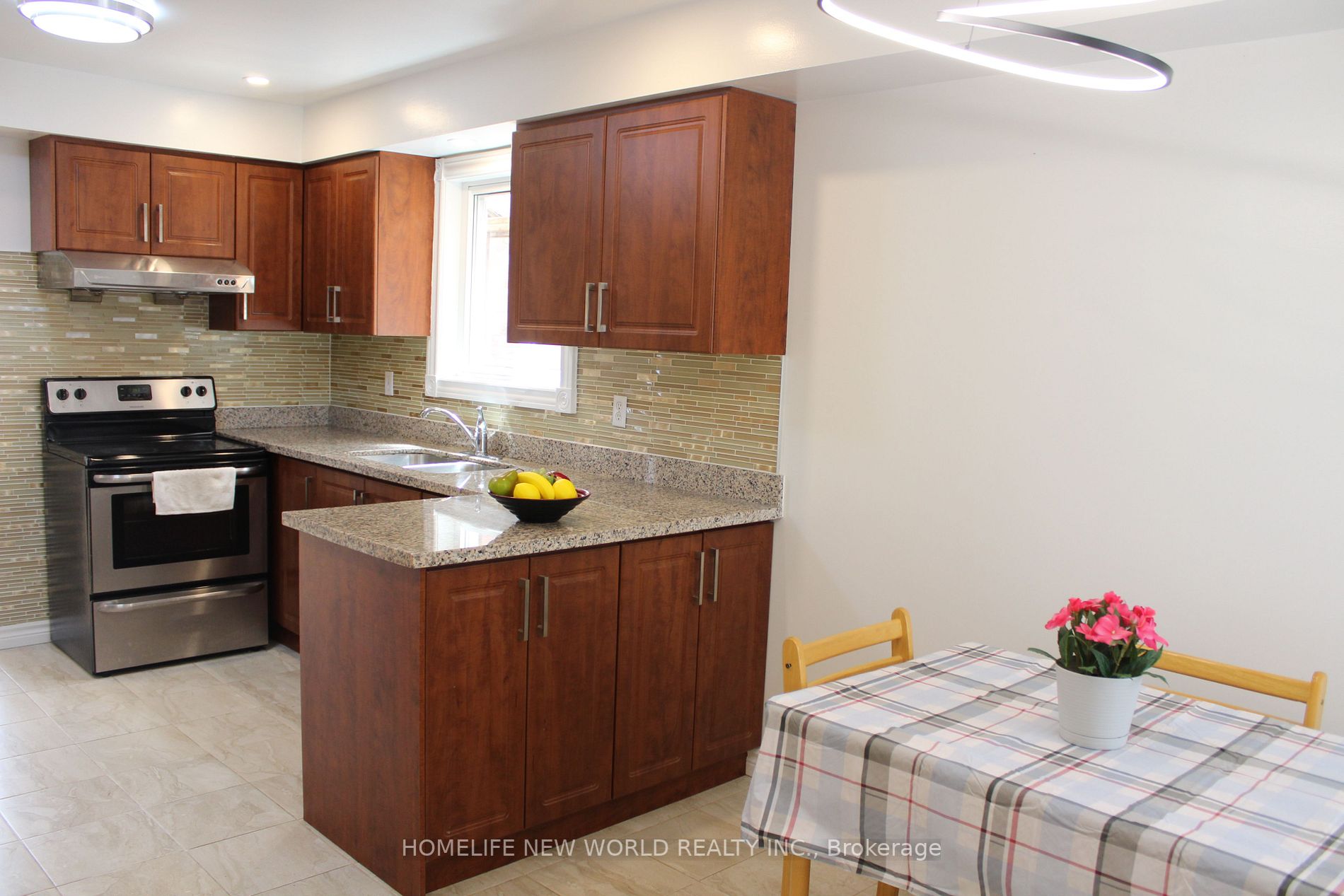 27 Shallowford Crt, #Upper