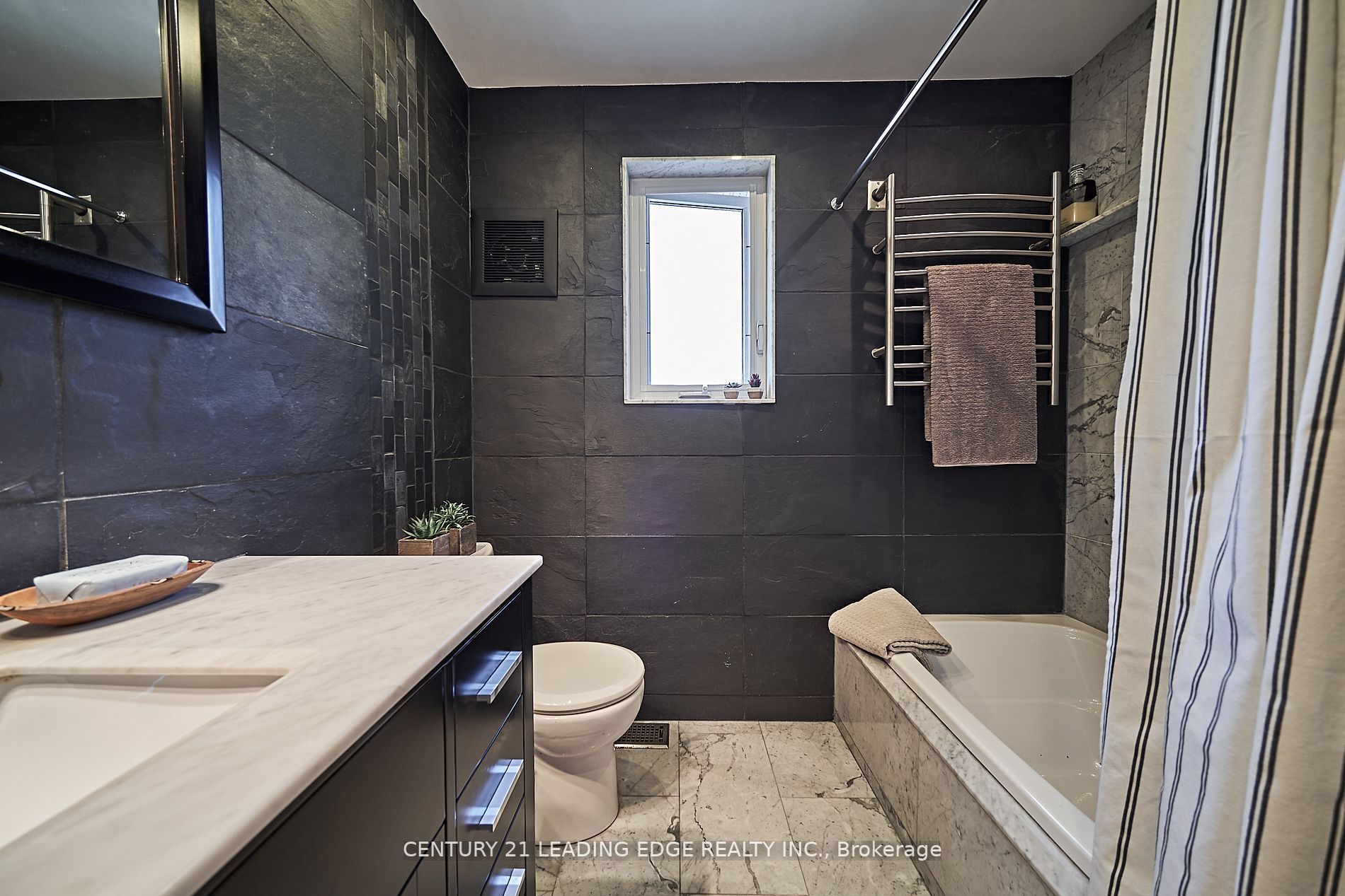 17 Scarborough Heights Blvd