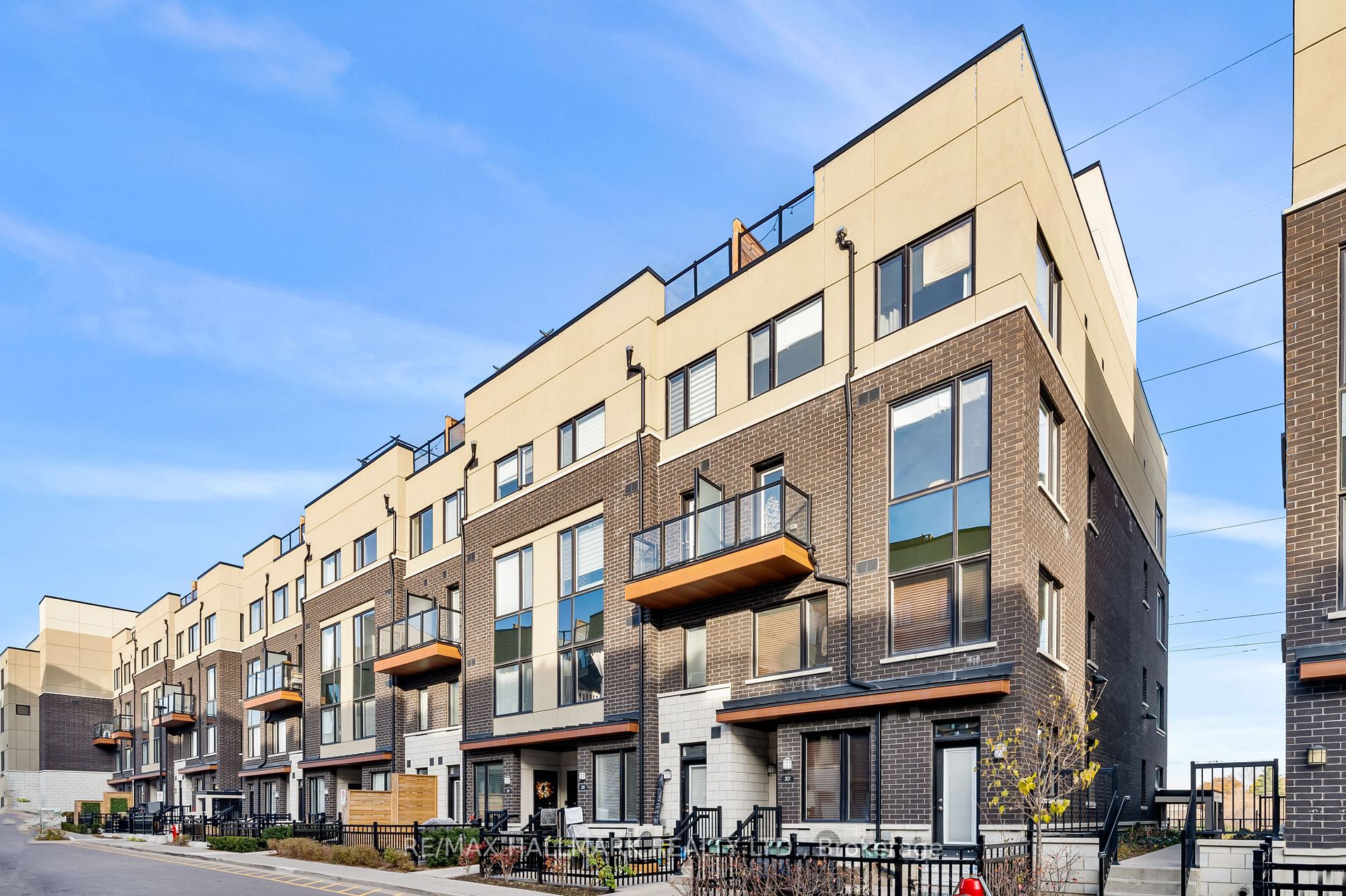 1555 Kingston Rd, #319