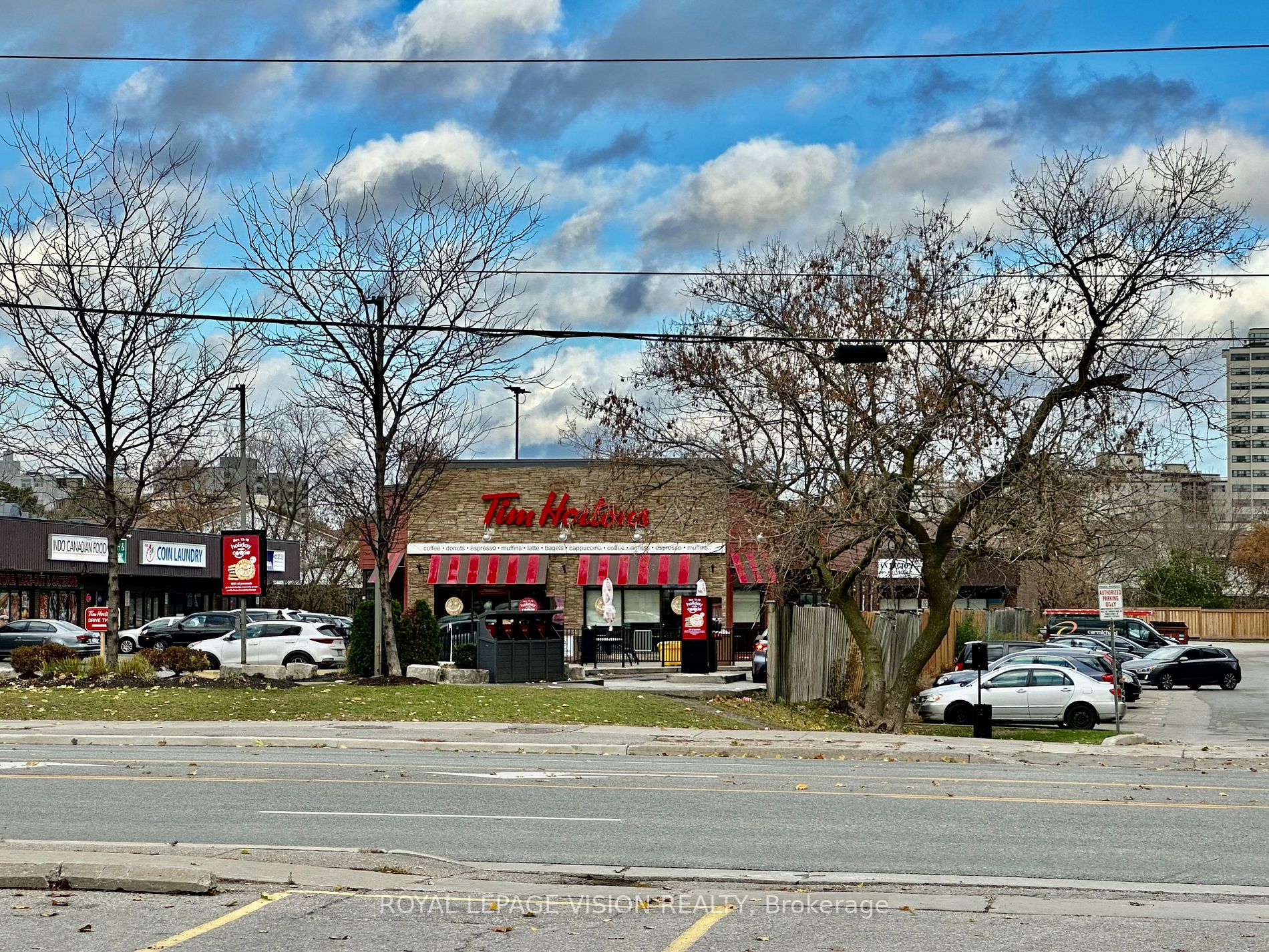 1040 Simcoe St, ##7