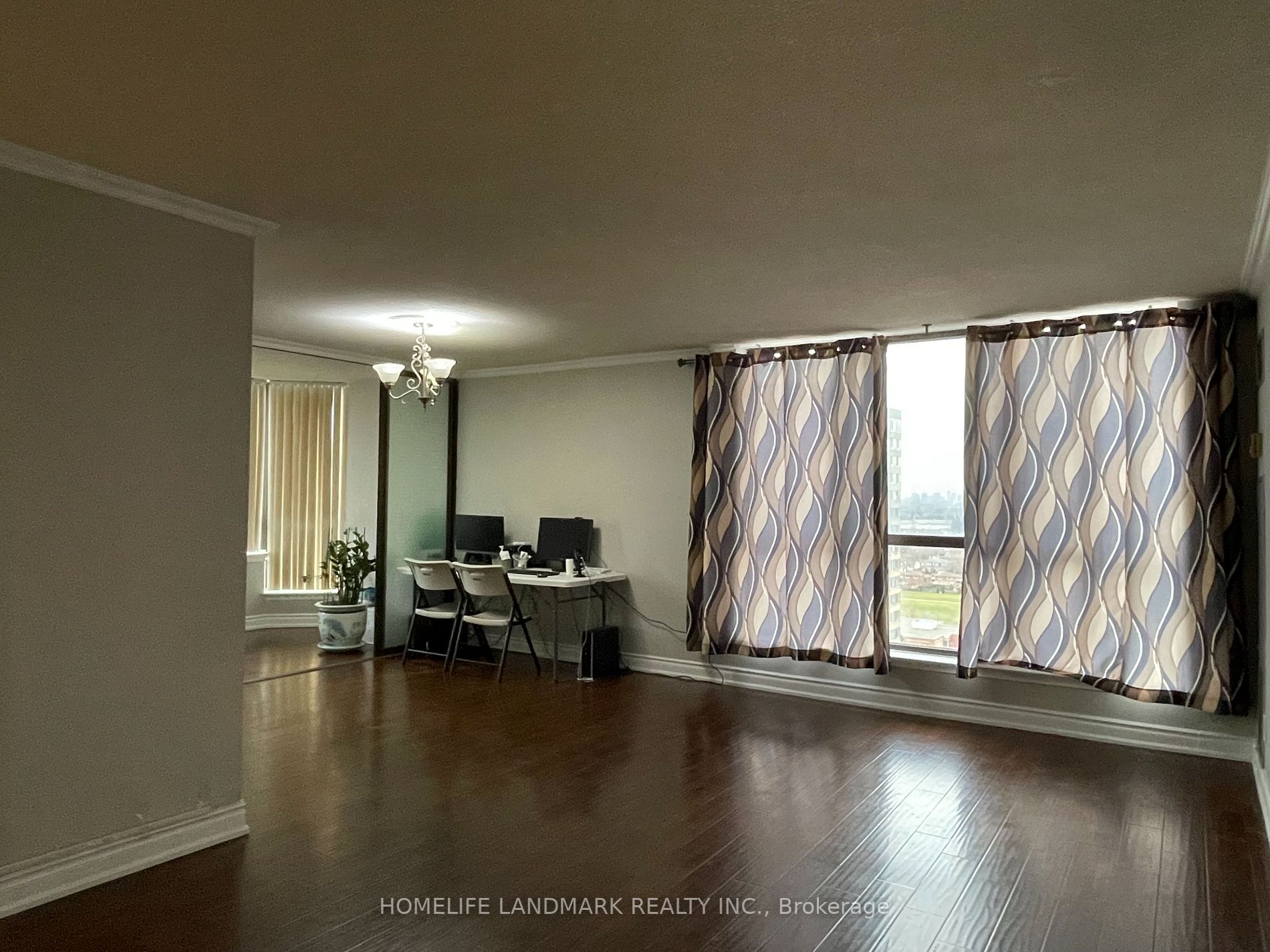 25 Bamburgh Circ, #1735