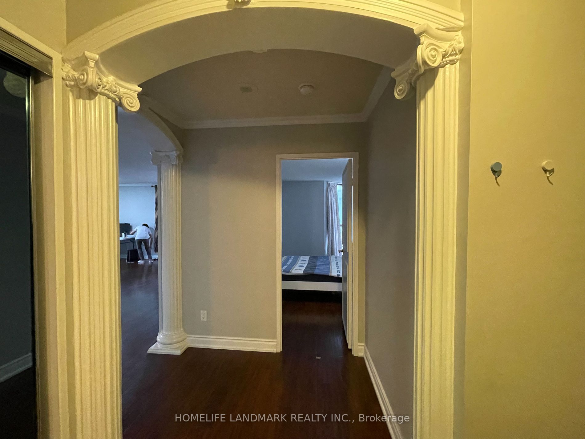 25 Bamburgh Circ, #1735