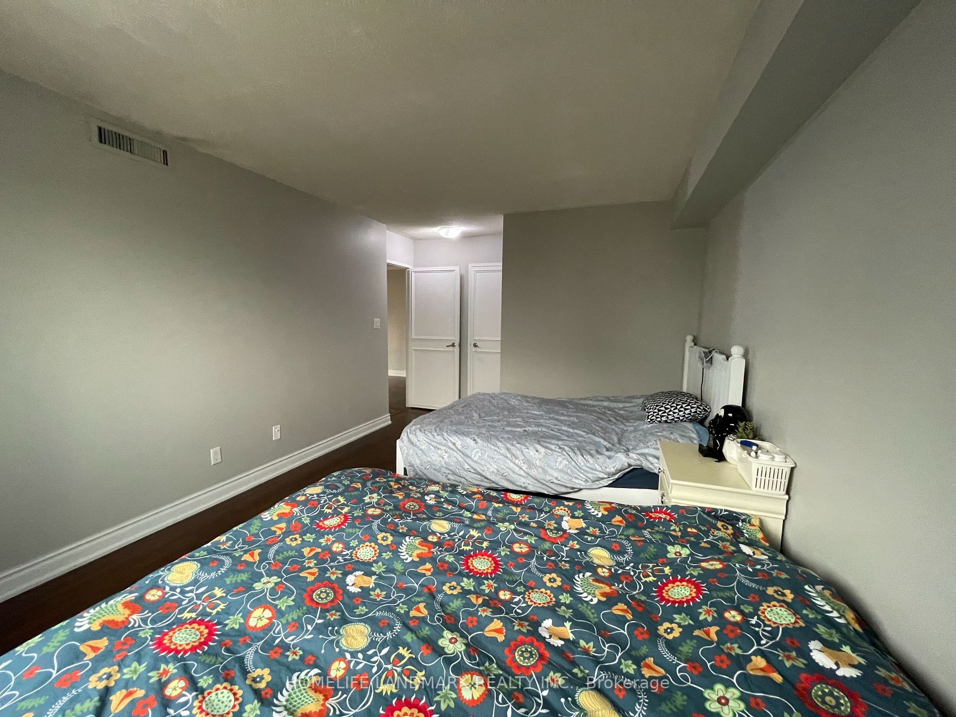 25 Bamburgh Circ, #1735