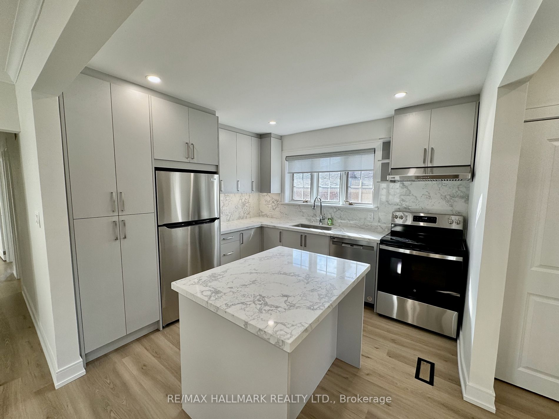 53 Fraserton Cres, #Upper