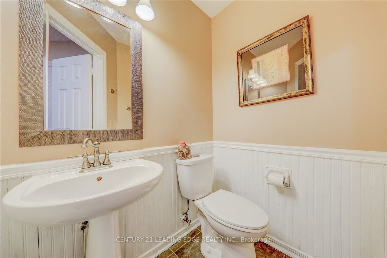 8 Woodcock Ave, #Main
